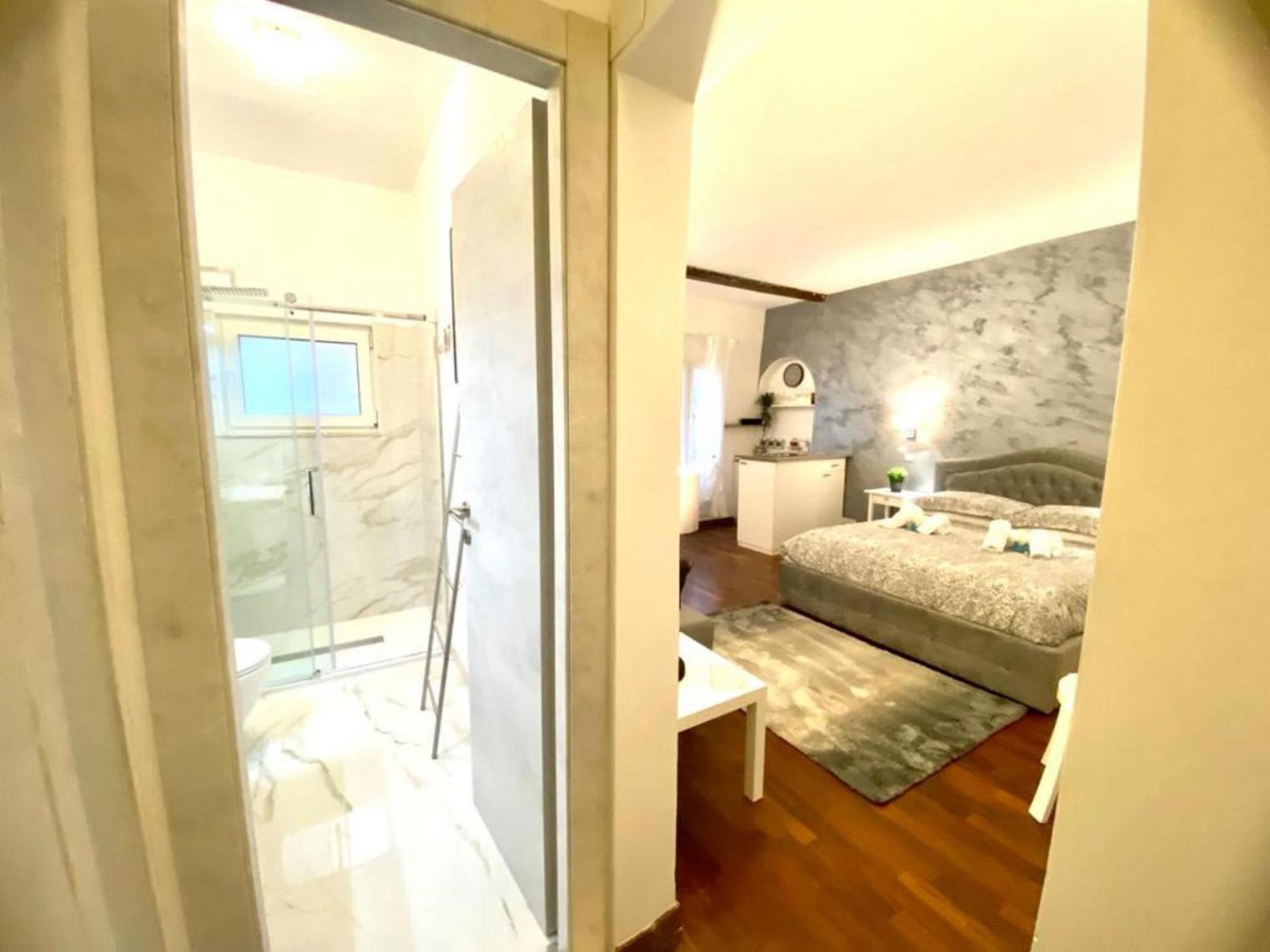 NAVONA SUITE VIOLA