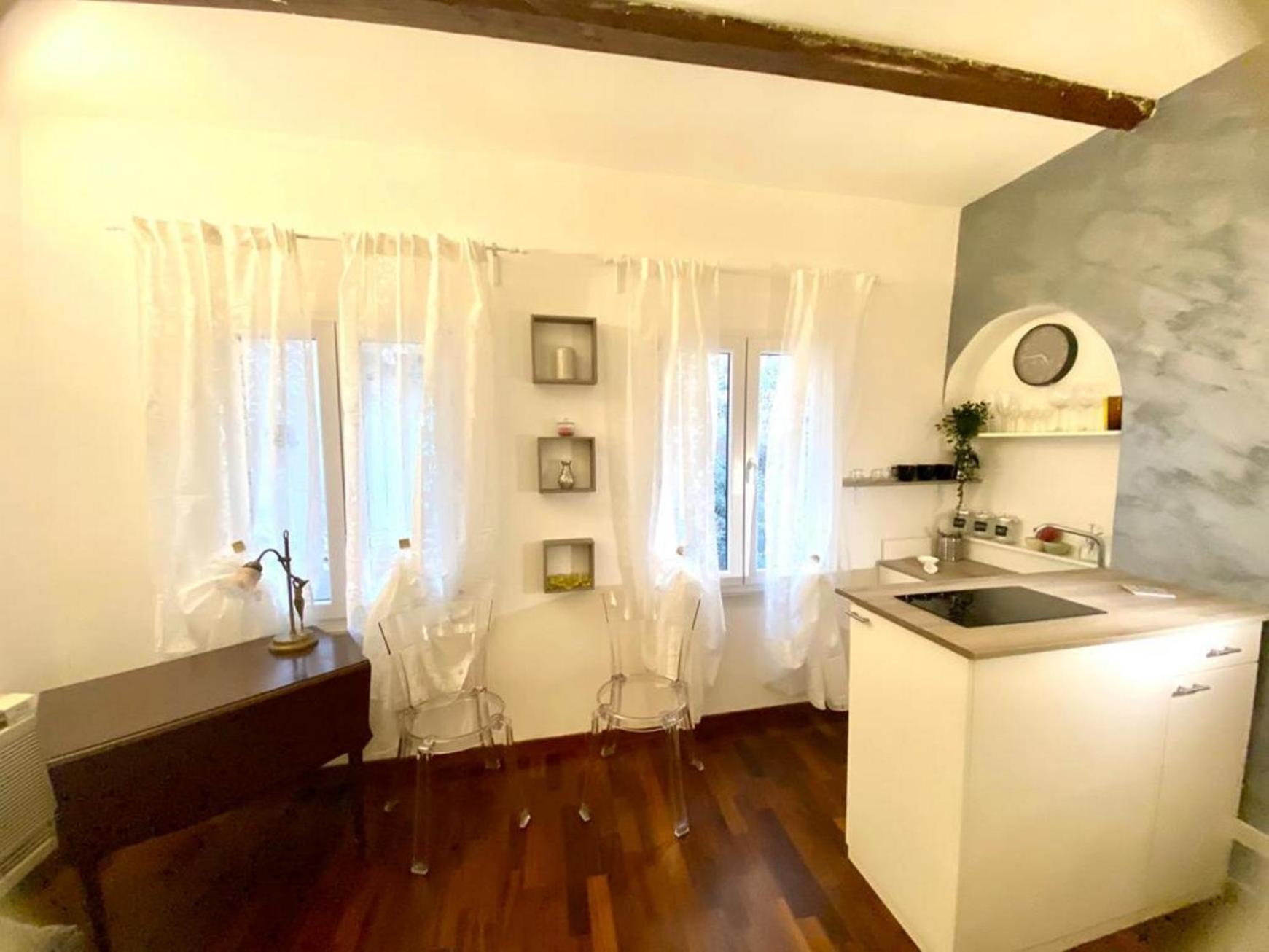 NAVONA SUITE VIOLA