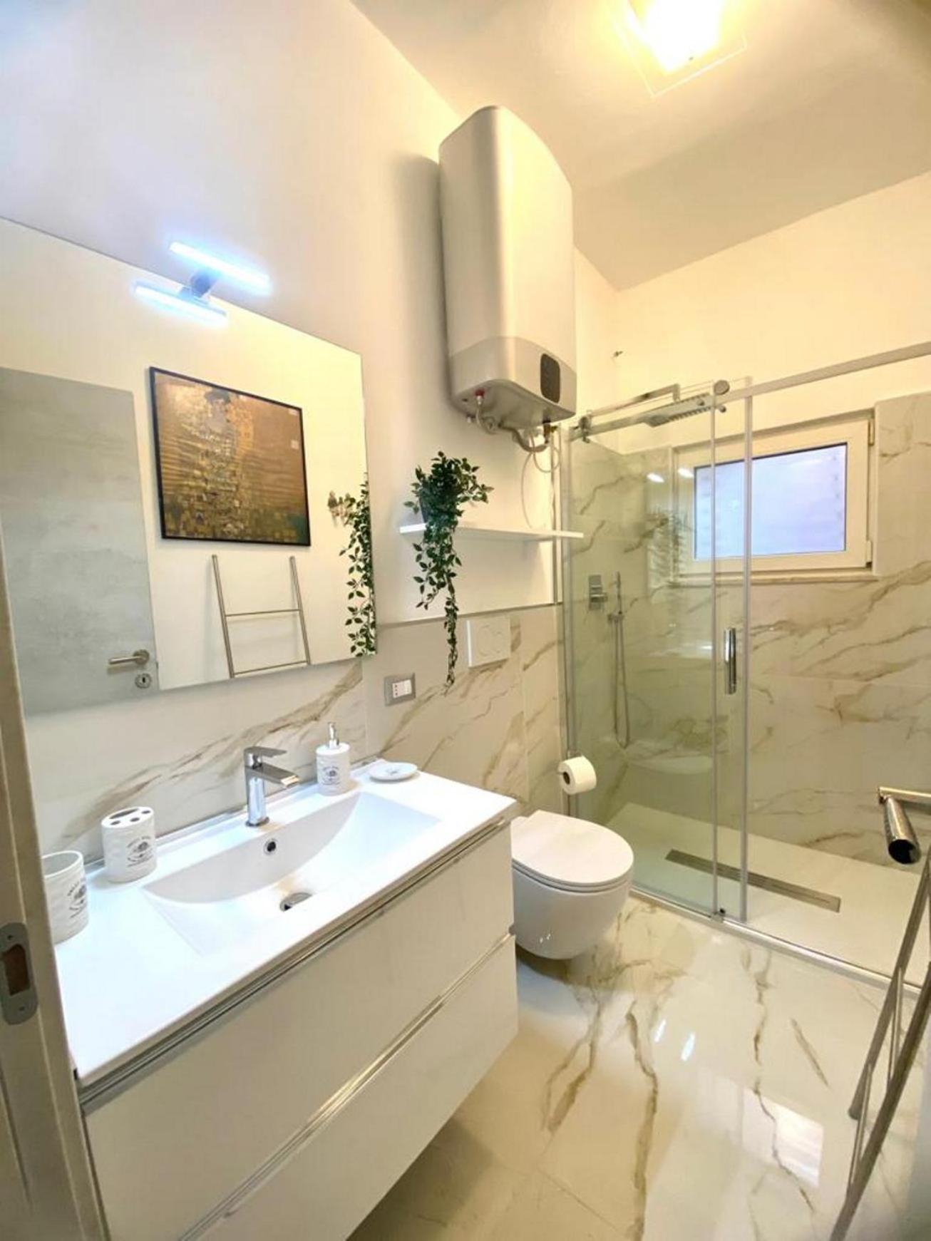 NAVONA SUITE VIOLA