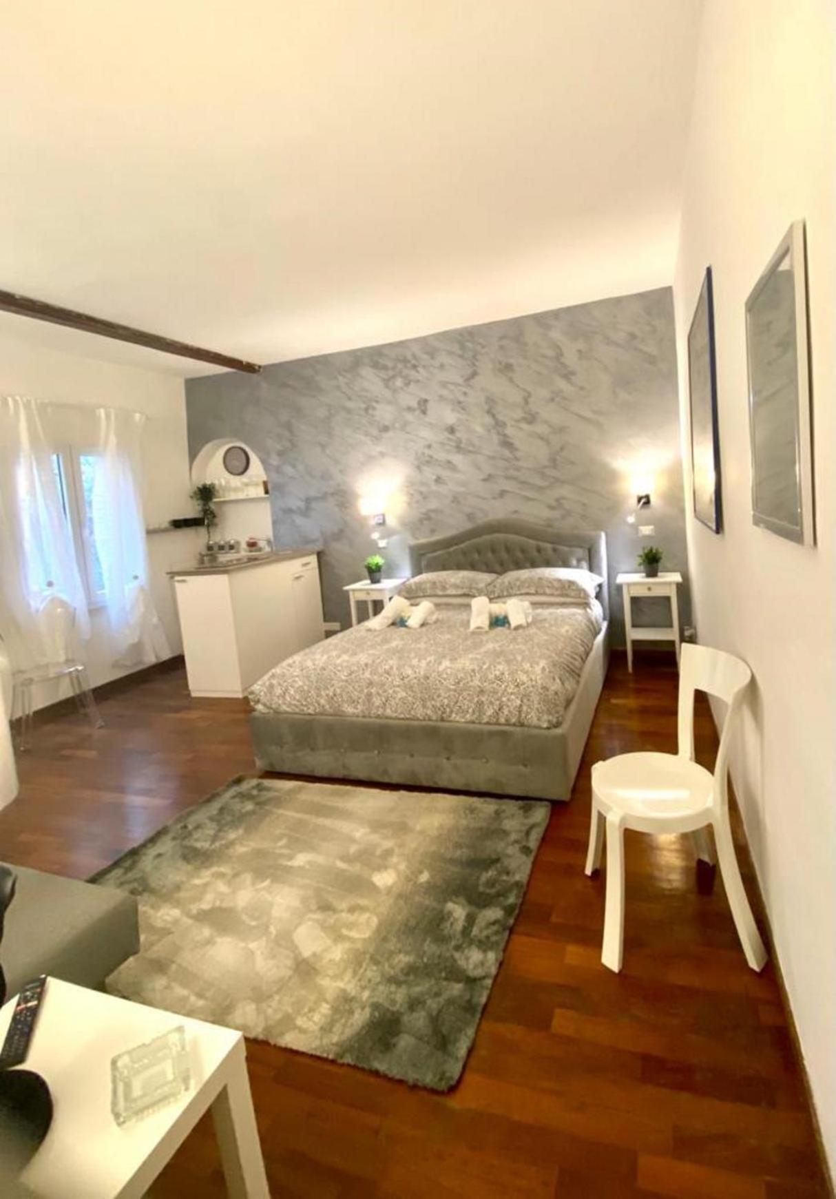 NAVONA SUITE VIOLA