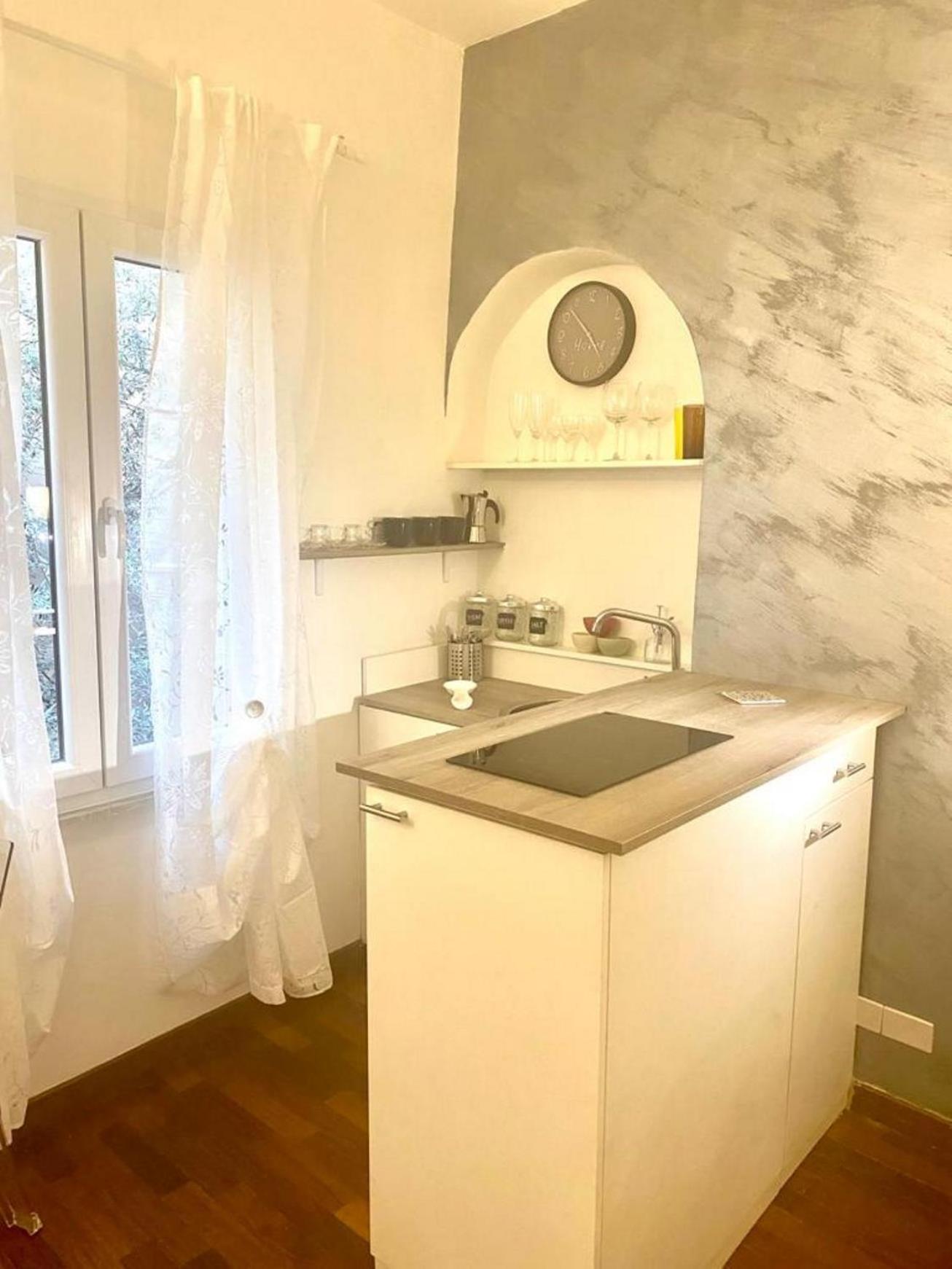 NAVONA SUITE VIOLA