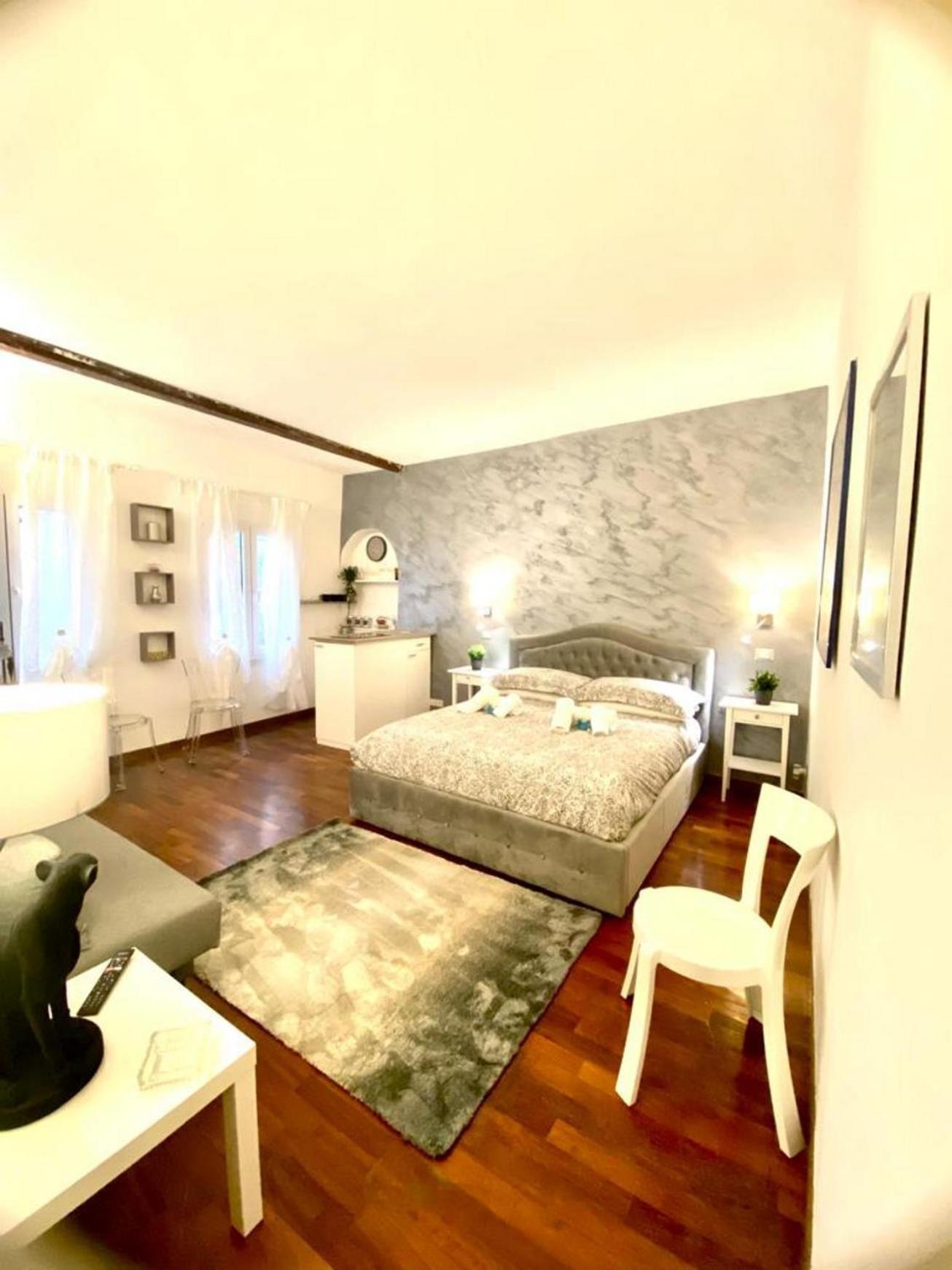 NAVONA SUITE VIOLA