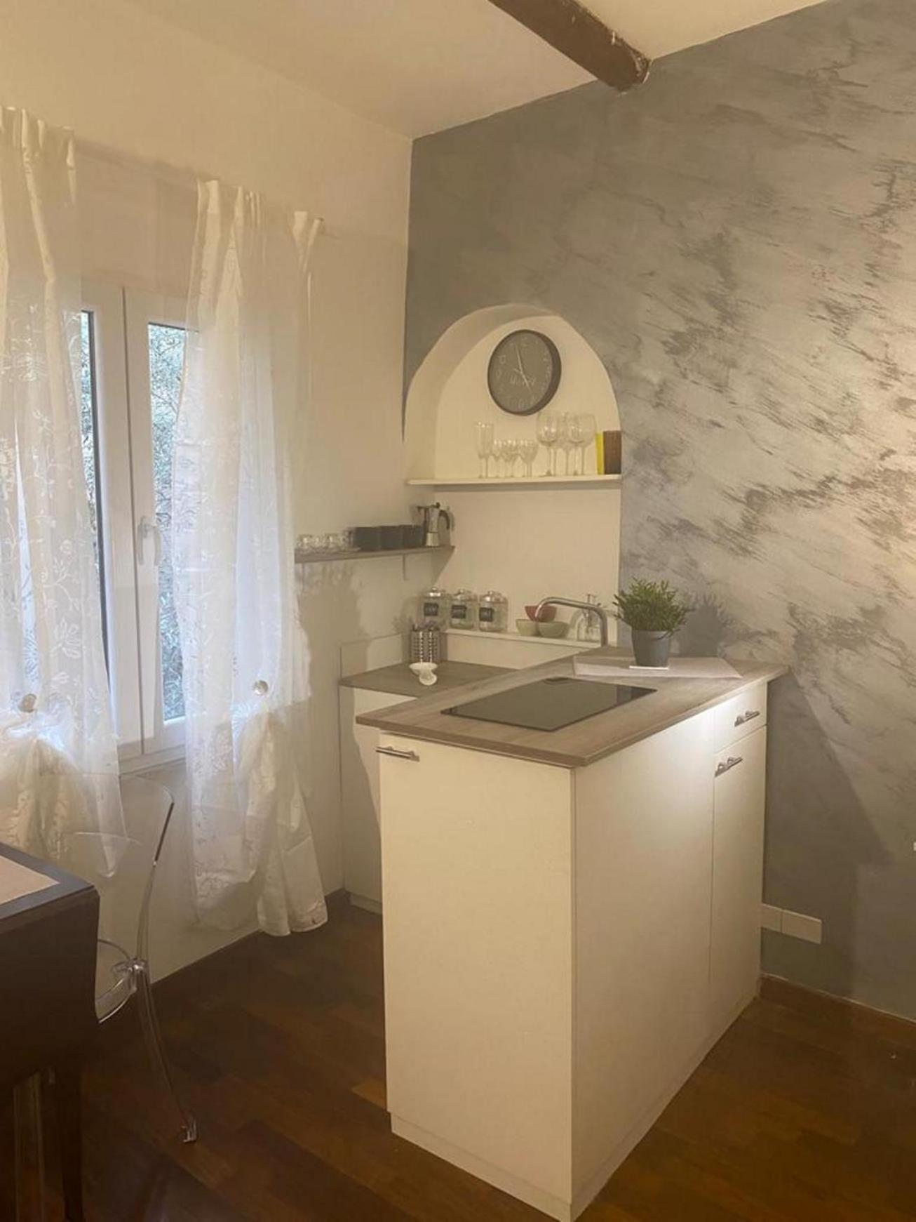NAVONA SUITE VIOLA
