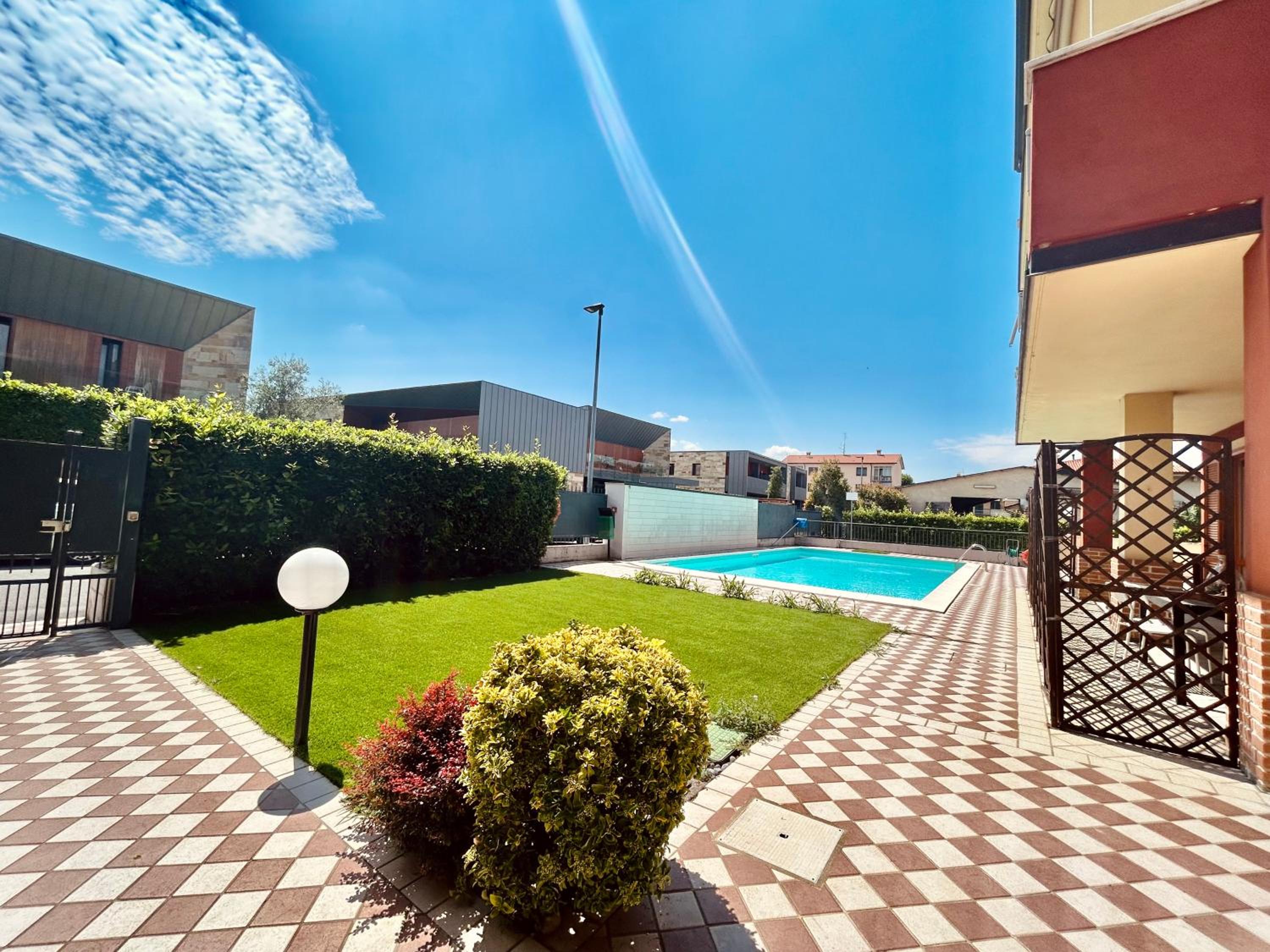 Twins Apartment - 200m dal Lago di Garda con Piscina view 4