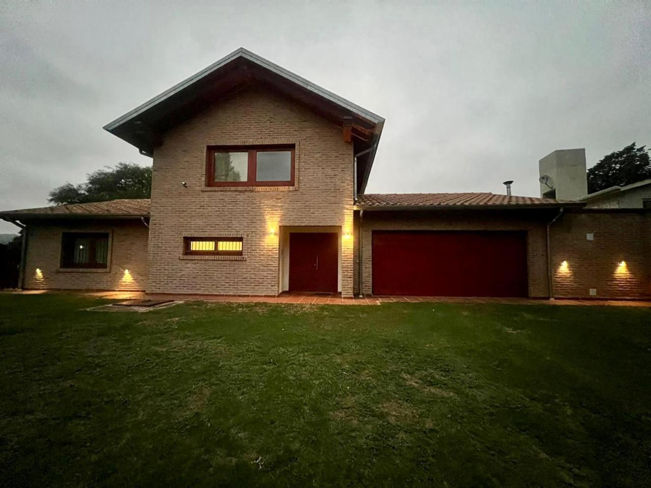 CASA VILLA LAGO AZUL CARLOS PAZ