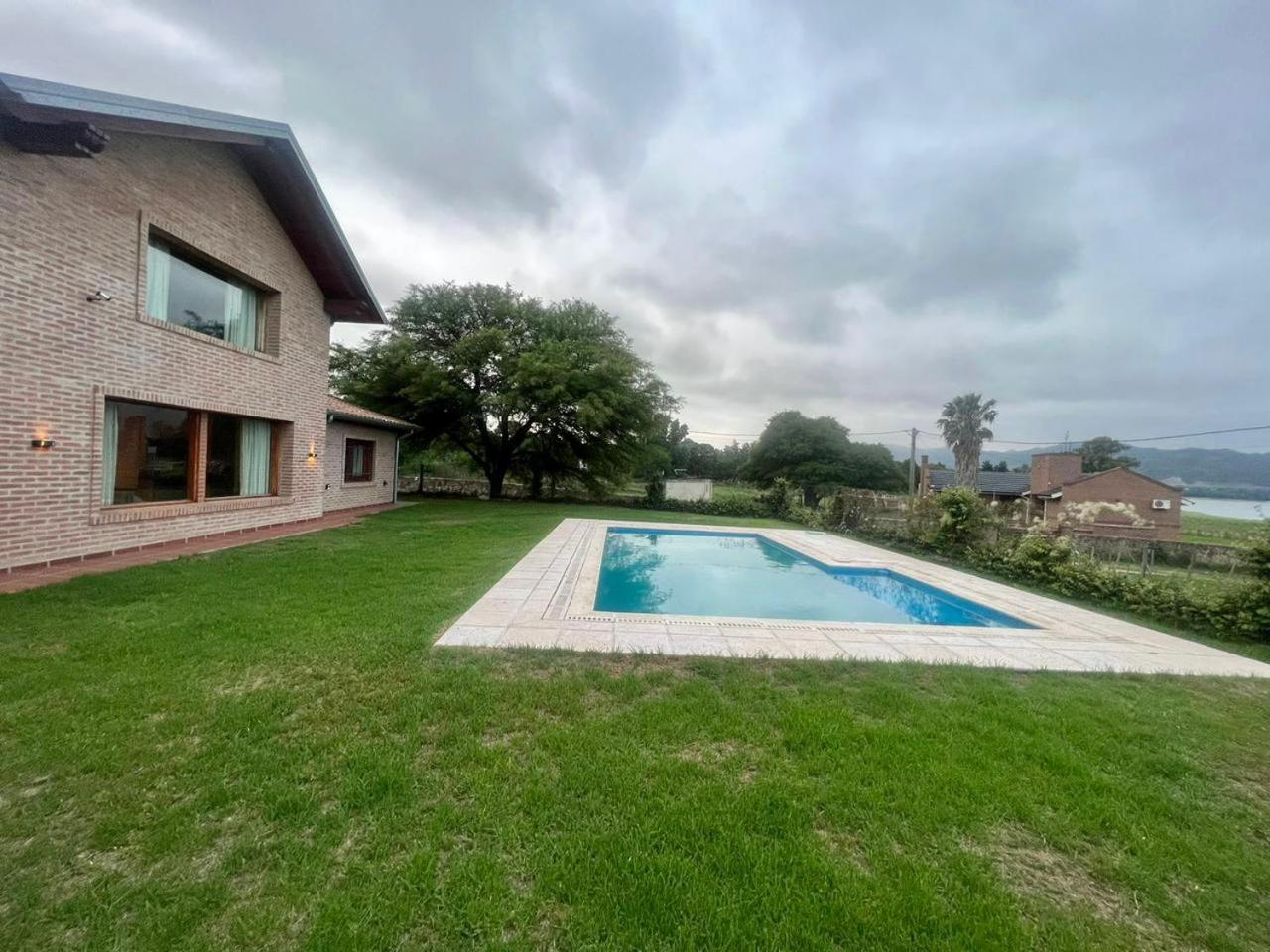 CASA VILLA LAGO AZUL CARLOS PAZ