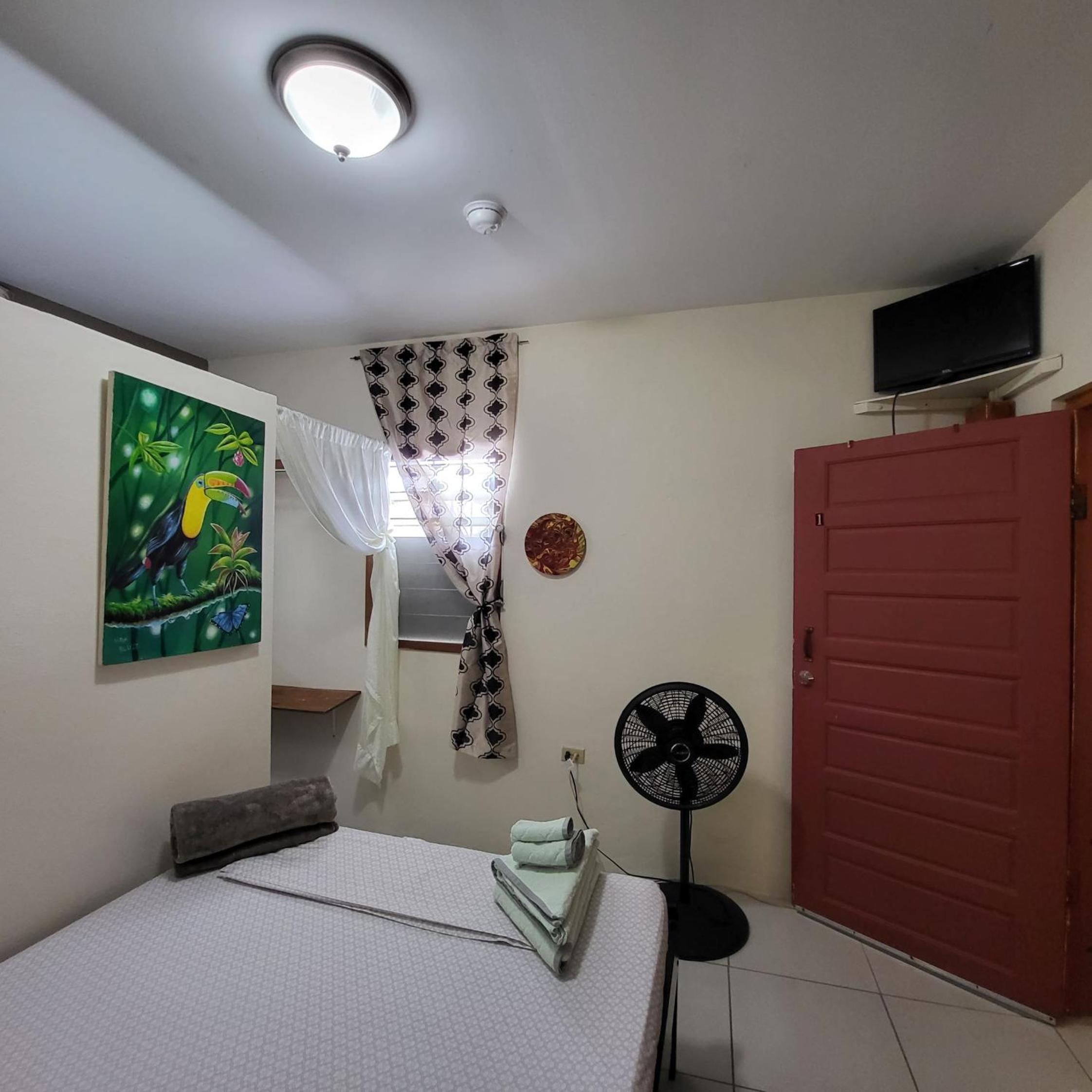 Hacienda Tropical Guest House
