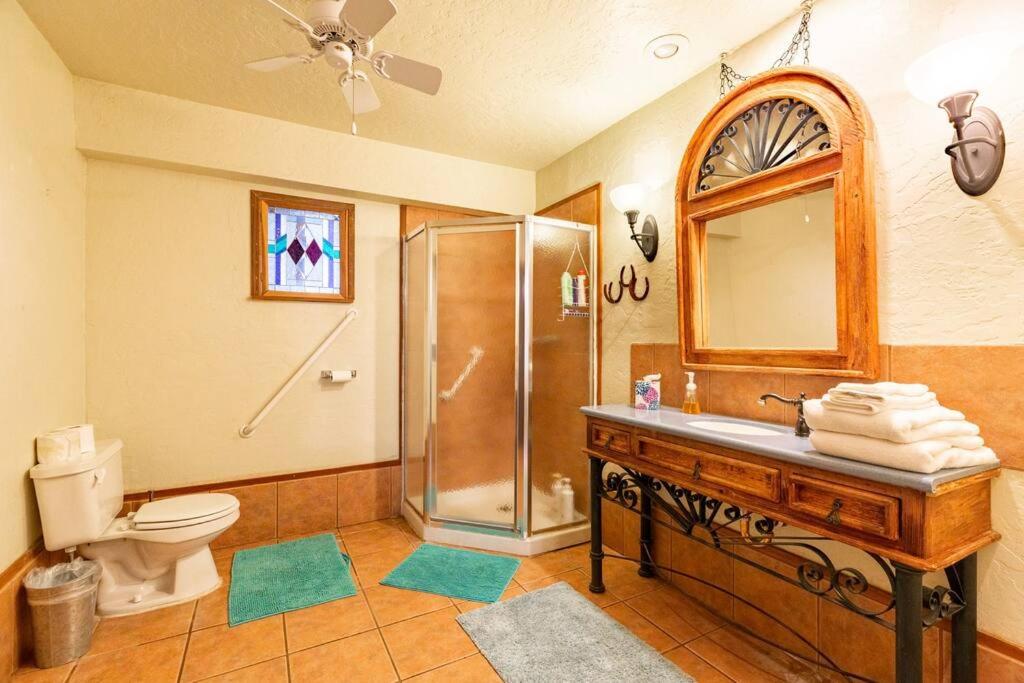 Eva's Family Retreat Rustic and Rural 2.5 Acres+ Sauna + Grand Canyon view 4