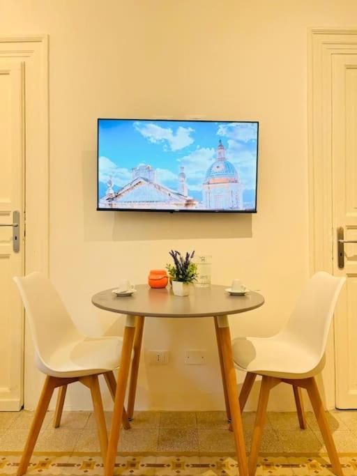 Corte del Tribunale en Palermo — dining