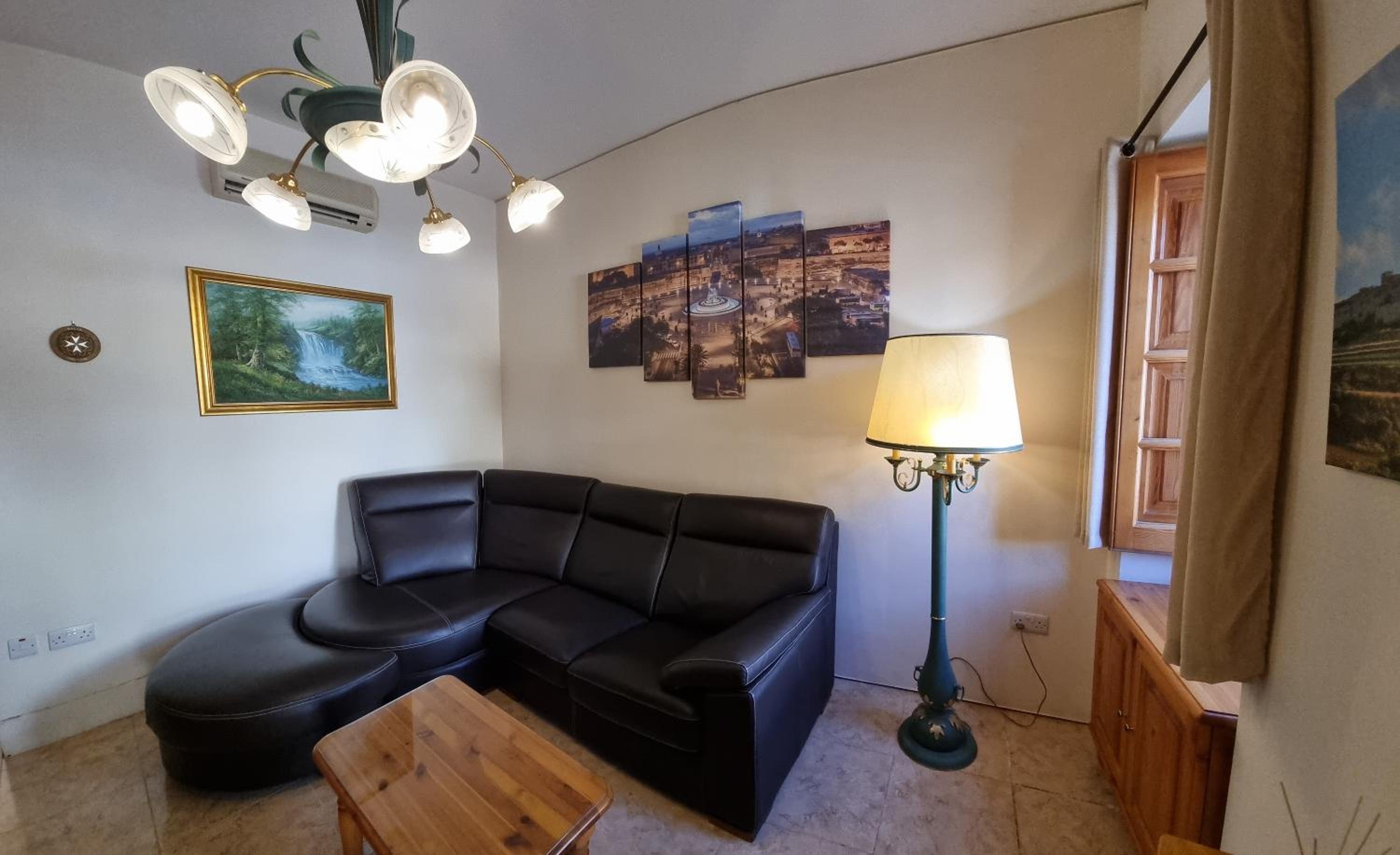 Ramla Boutique Home view 2