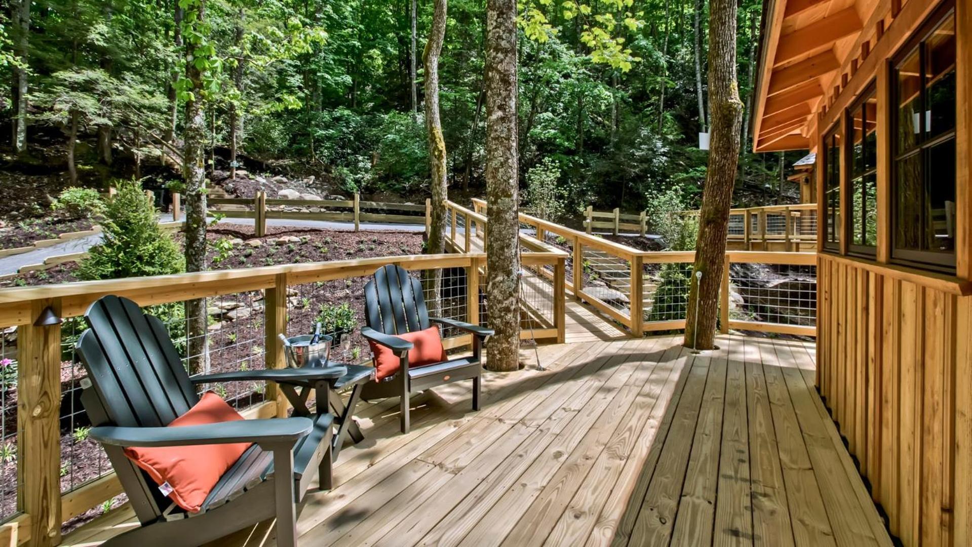 The Hemlock in Treehouse Grove at Norton Creek view 5