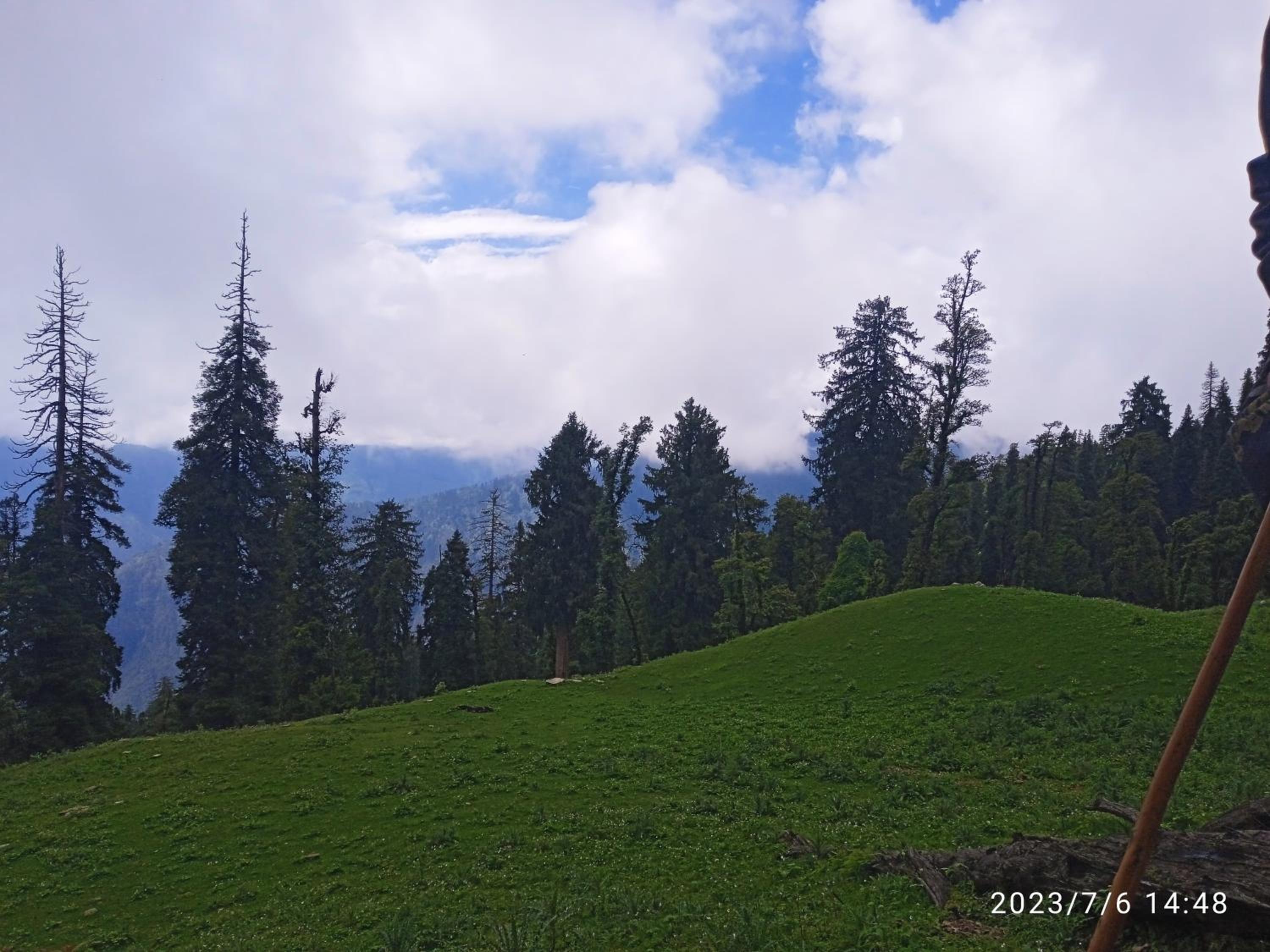 Kedarkantha Hill side home stay view 4