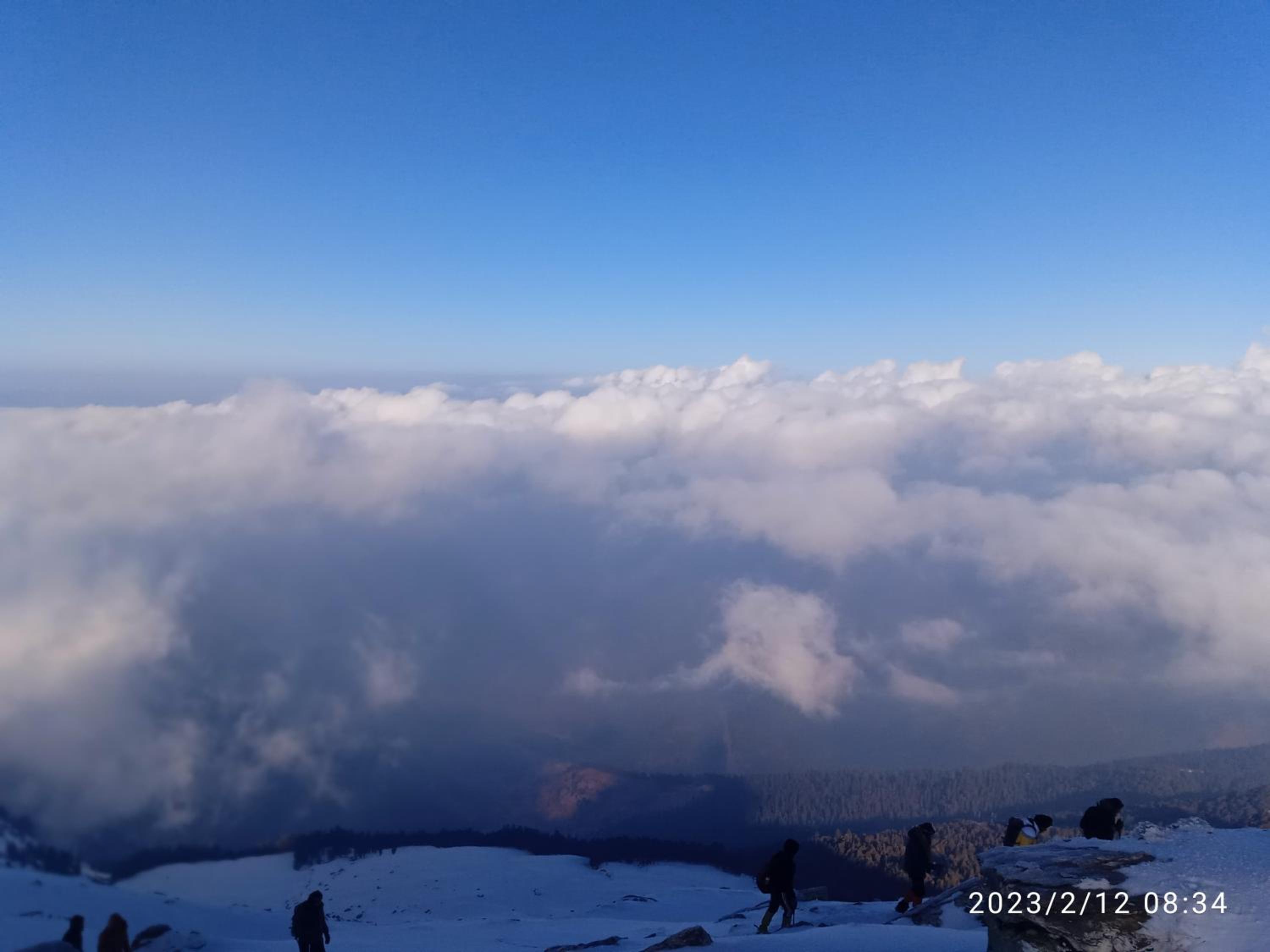 Kedarkantha Hill side home stay view 5