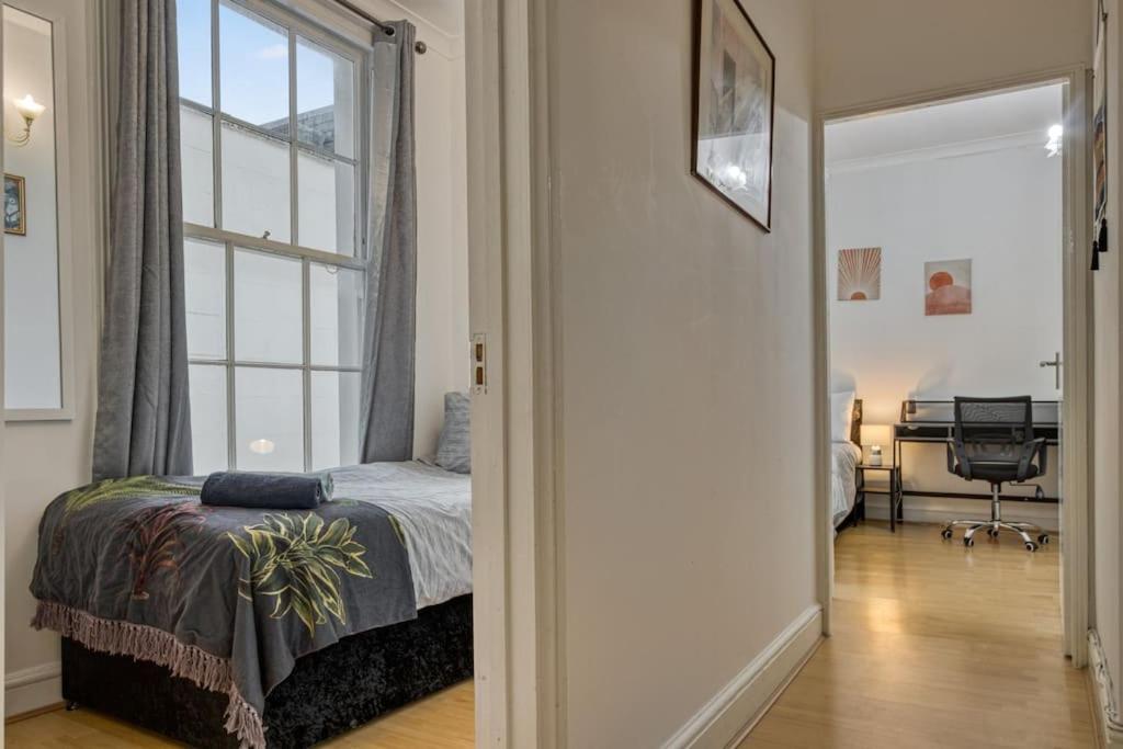 Cosy 2BR Retreat near Paddington Station