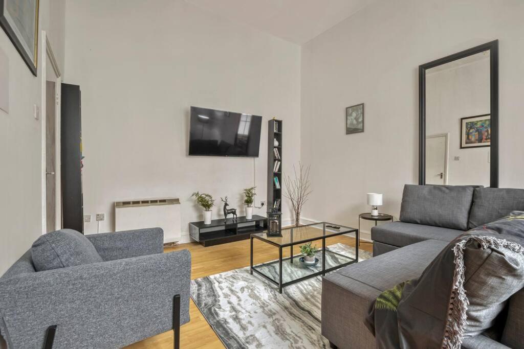 Cosy 2BR Retreat near Paddington Station