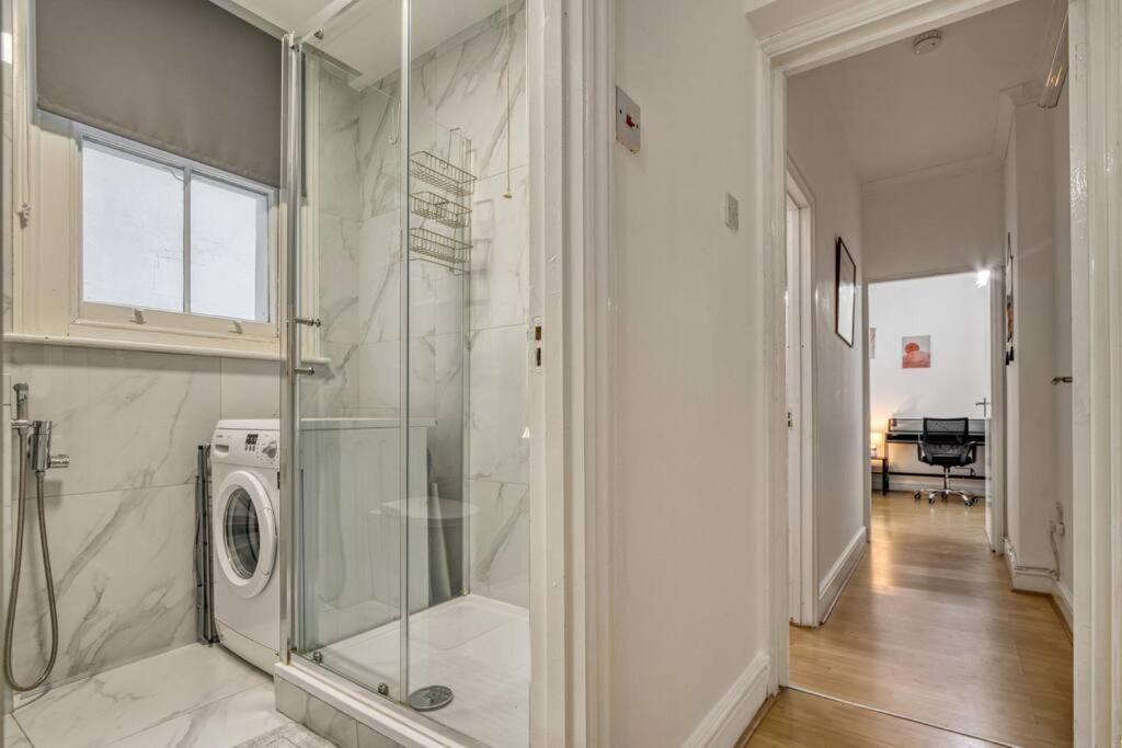 Cosy 2BR Retreat near Paddington Station