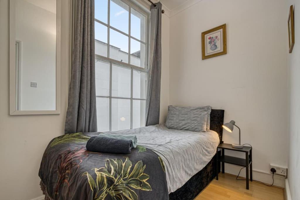 Cosy 2BR Retreat near Paddington Station
