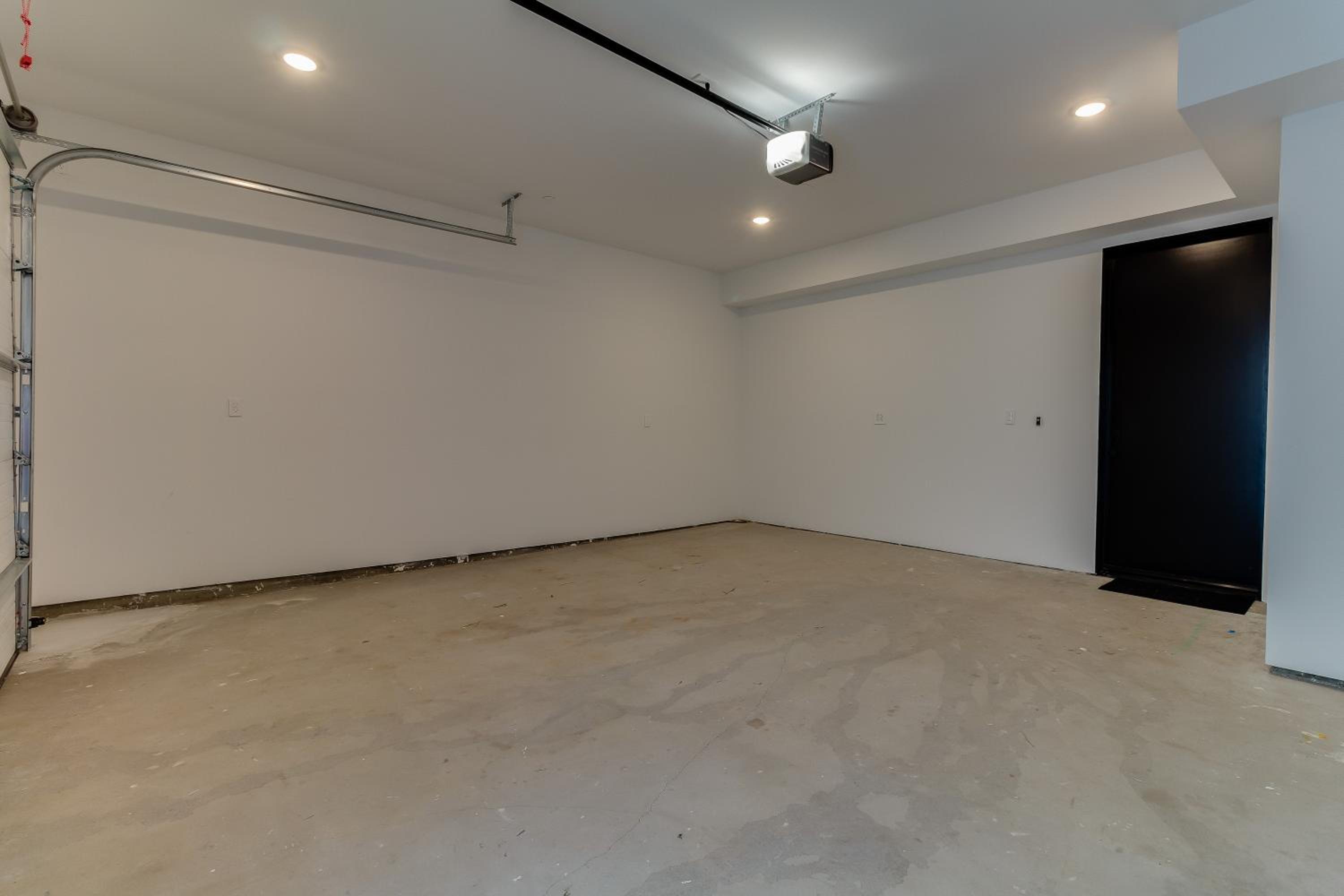 Brand New Modern 9 Bedroom Compound in Pickfair Village