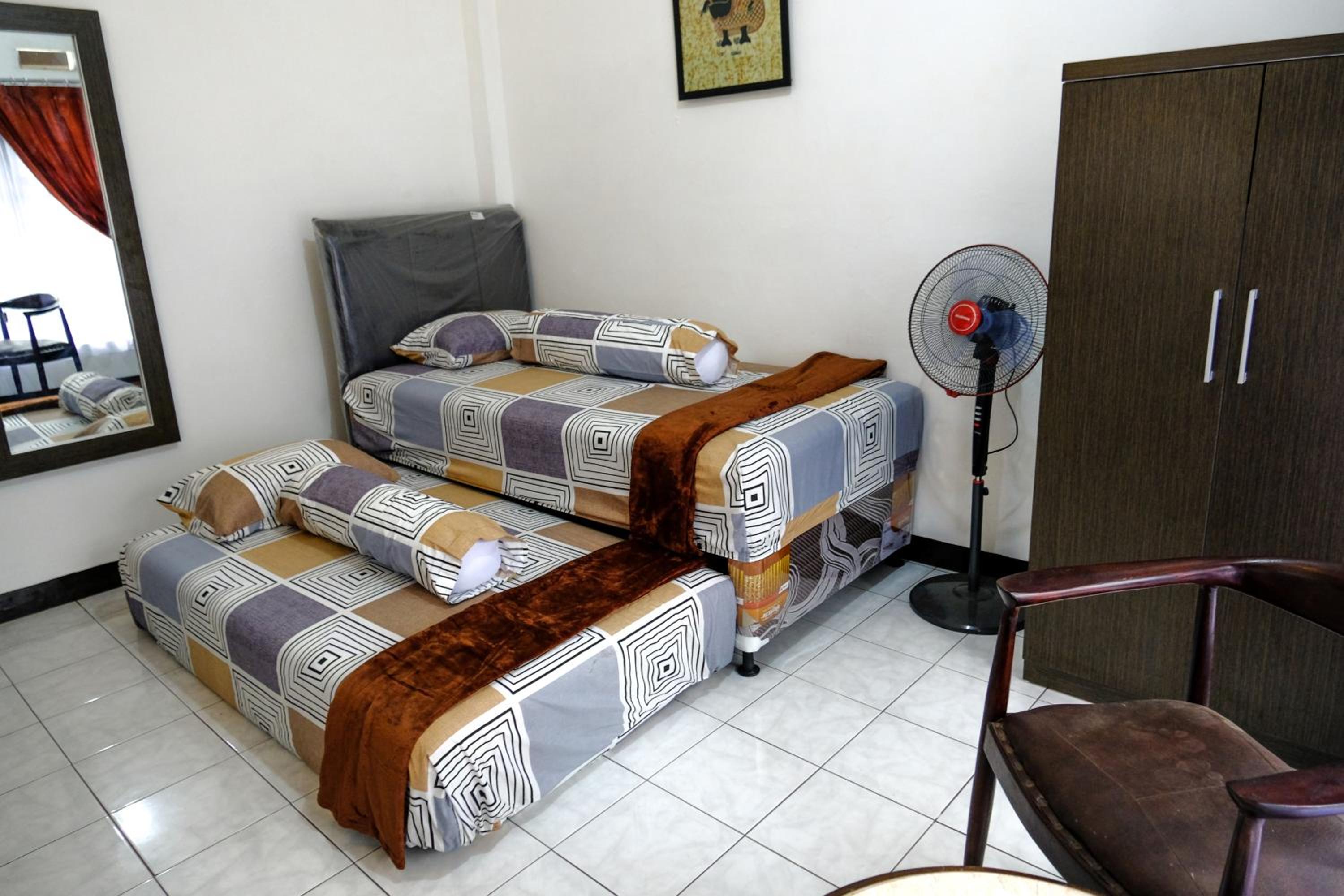 Griya Merbabu Asri Homestay (up to 14pax @ Salatiga central) view 3