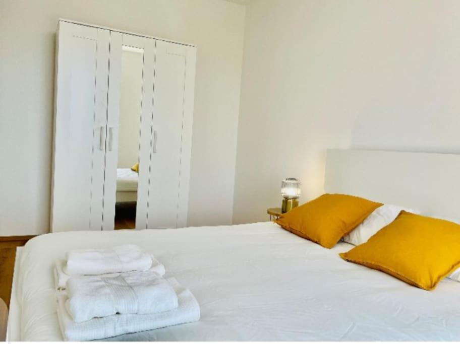 One bedroom apartment in center w. Terrace&Parking view 4