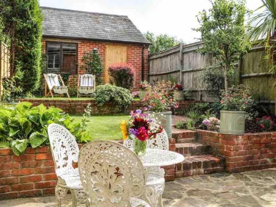 Charming Country Cottage