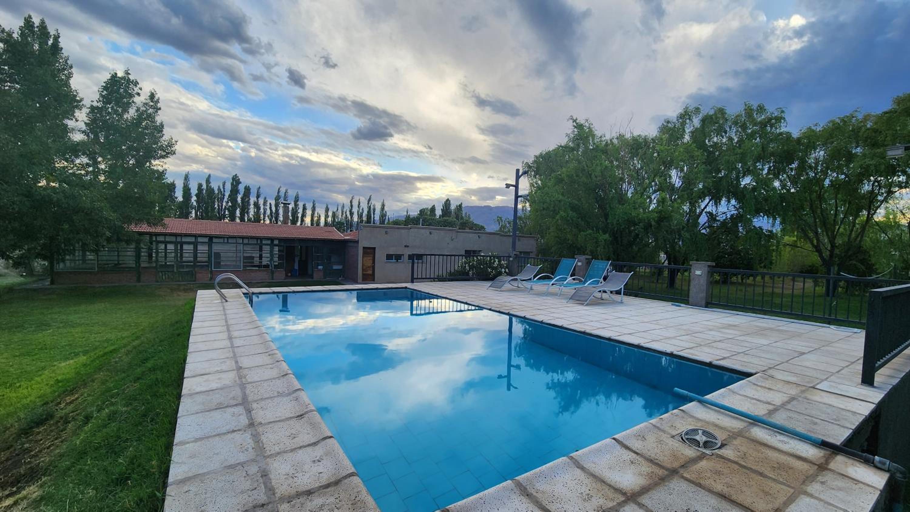 Casa quinta en Pocito con pileta quincho cancha de futbol