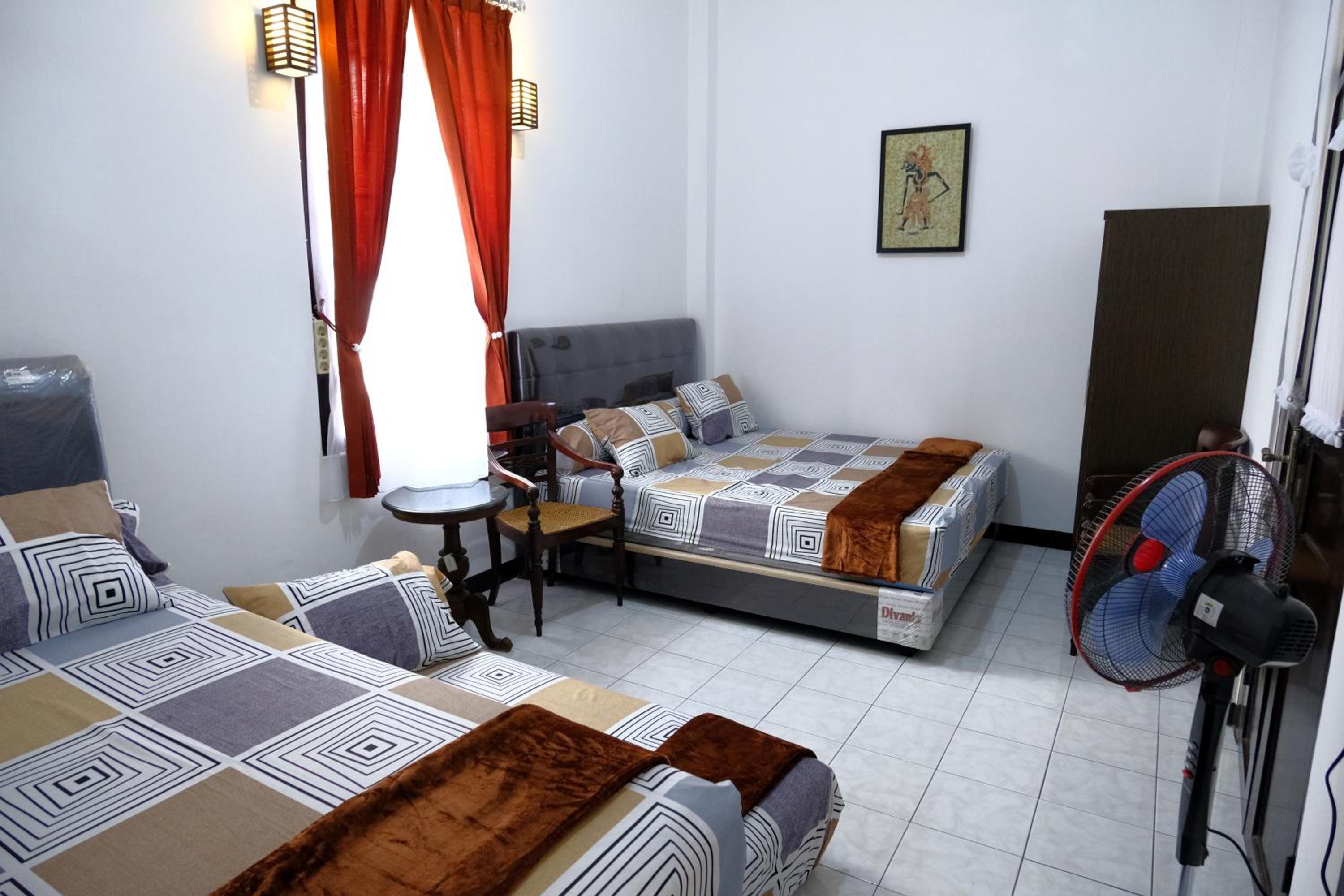 Griya Merbabu Asri Homestay (up to 14pax @ Salatiga central) view 5