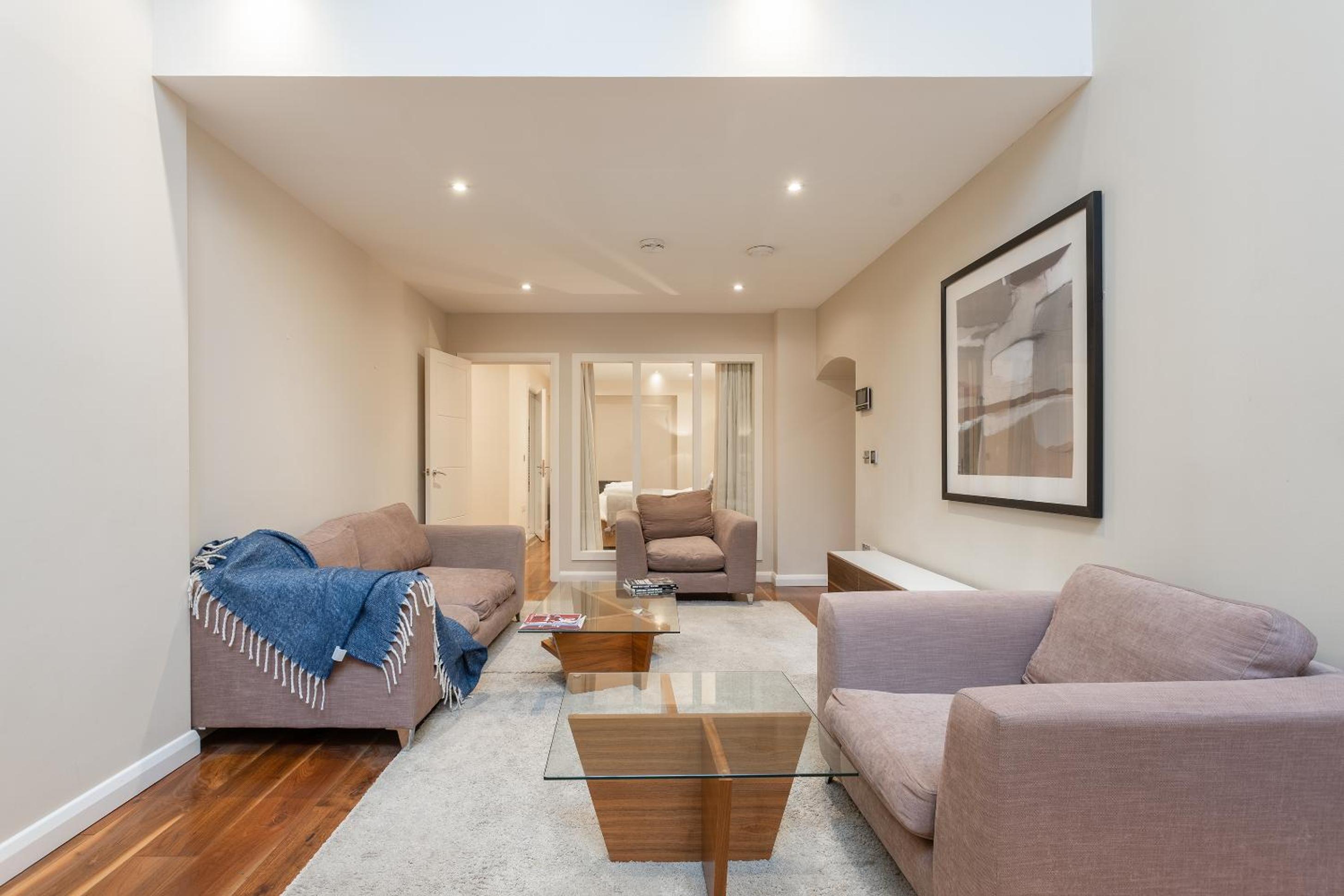 Beautiful 2-Bed Apartment in London