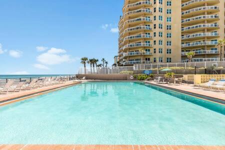 Oceanside Inn 604 - Water Views, Beach Access Pool & Pool Bar view 2