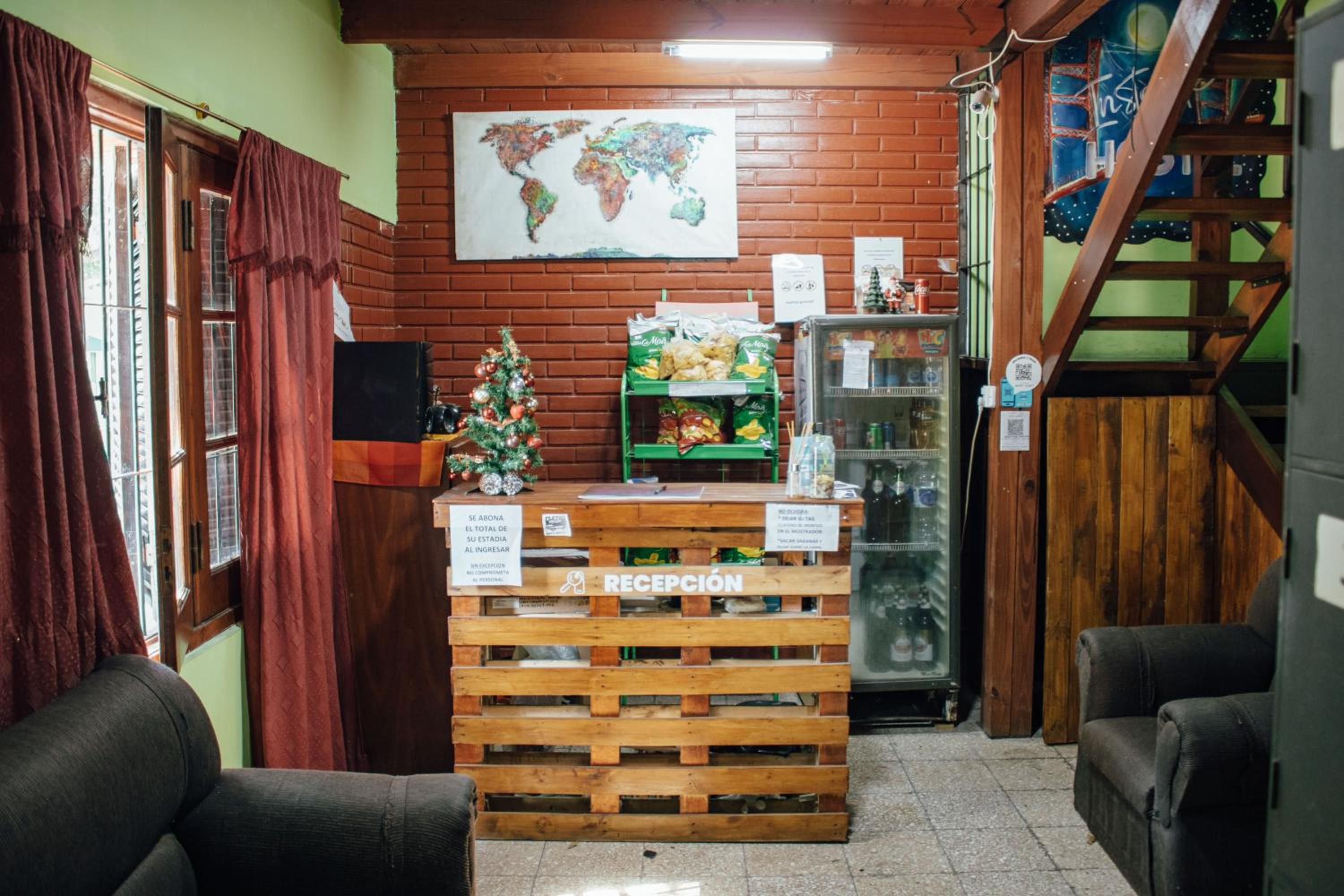 InstaLate Hostel