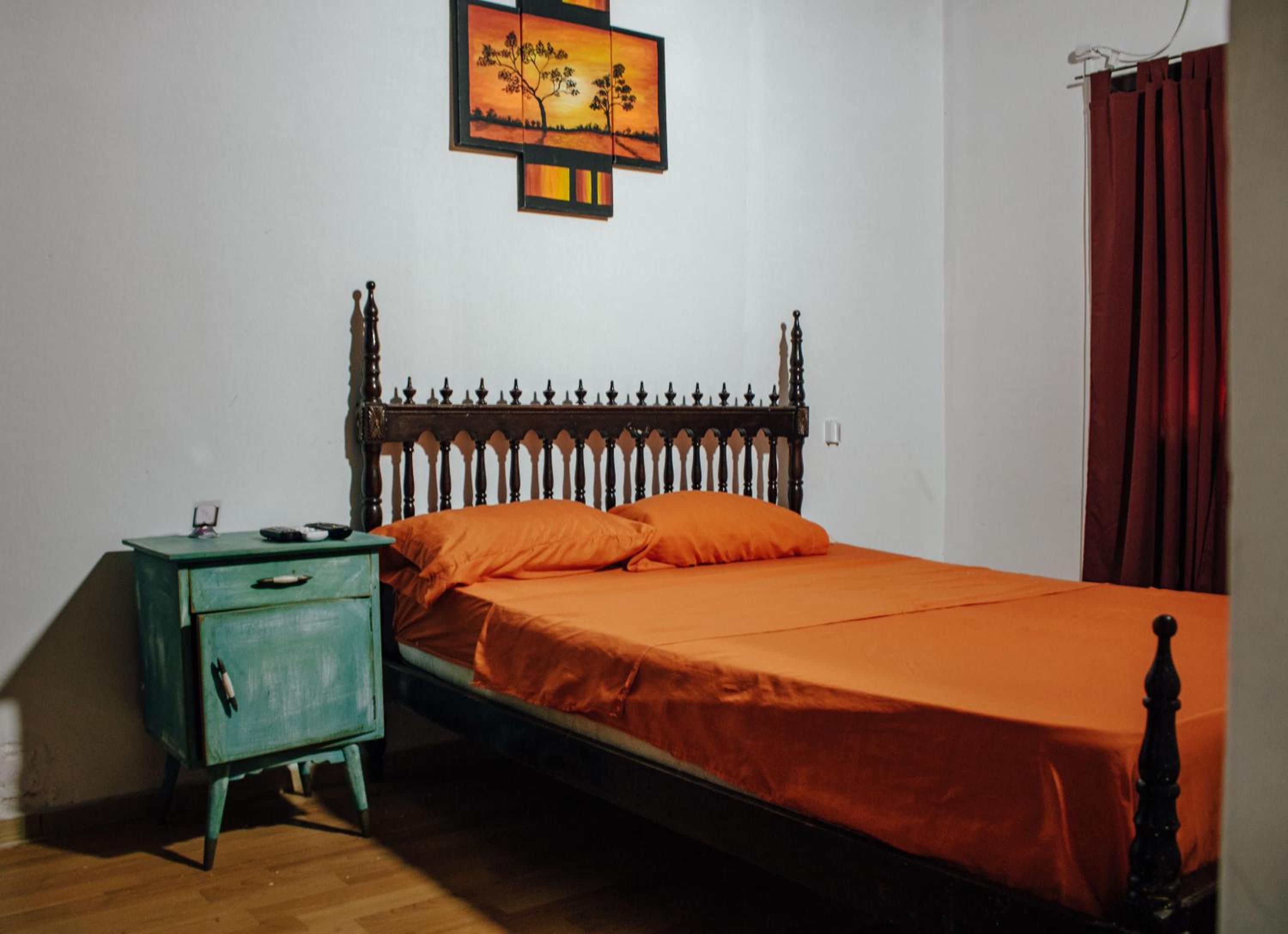 InstaLate Hostel