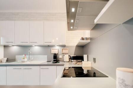 Stylish 2BR in Belair, Walk to City & Parc Merl view 3