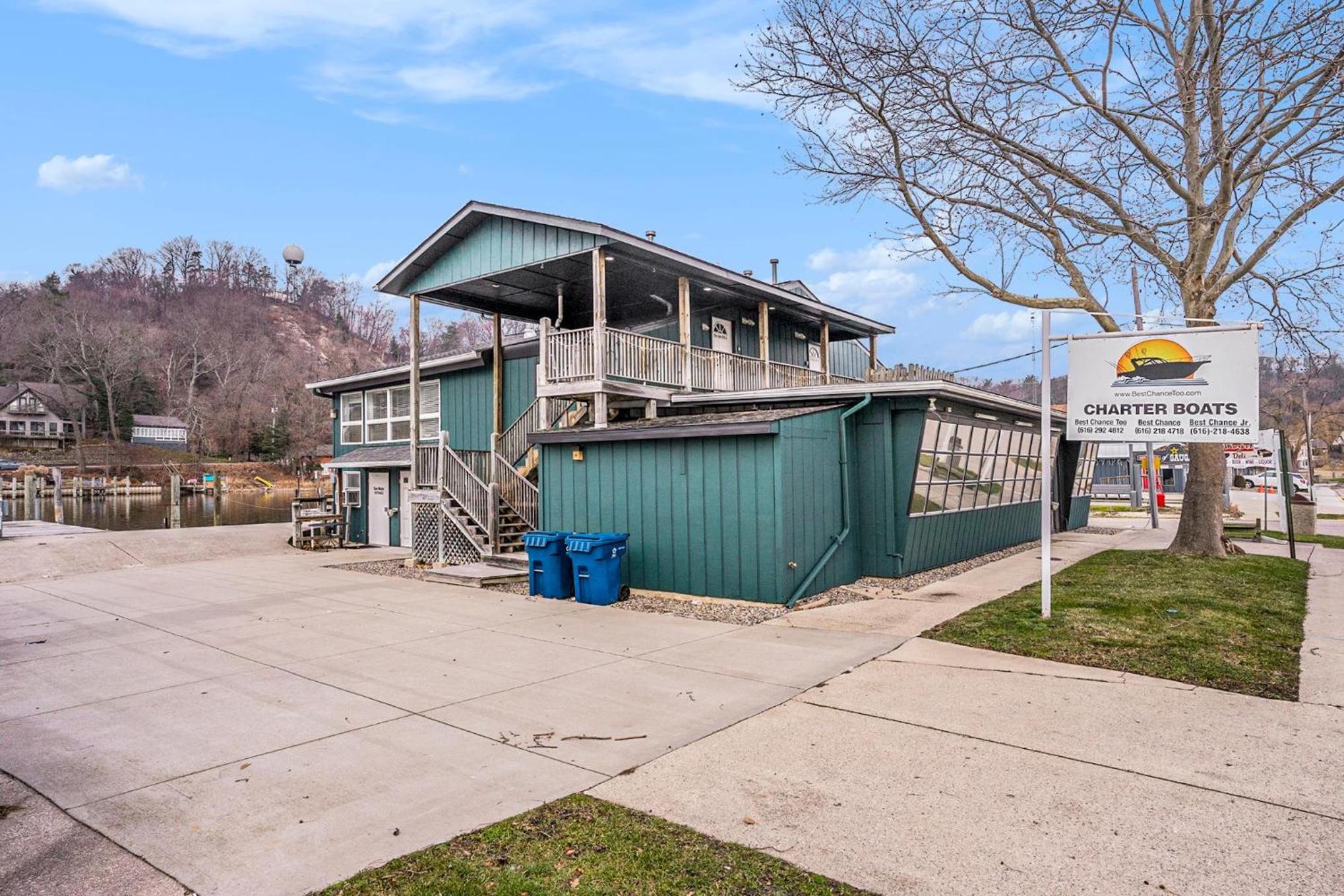 Riverside Suites - Unit B