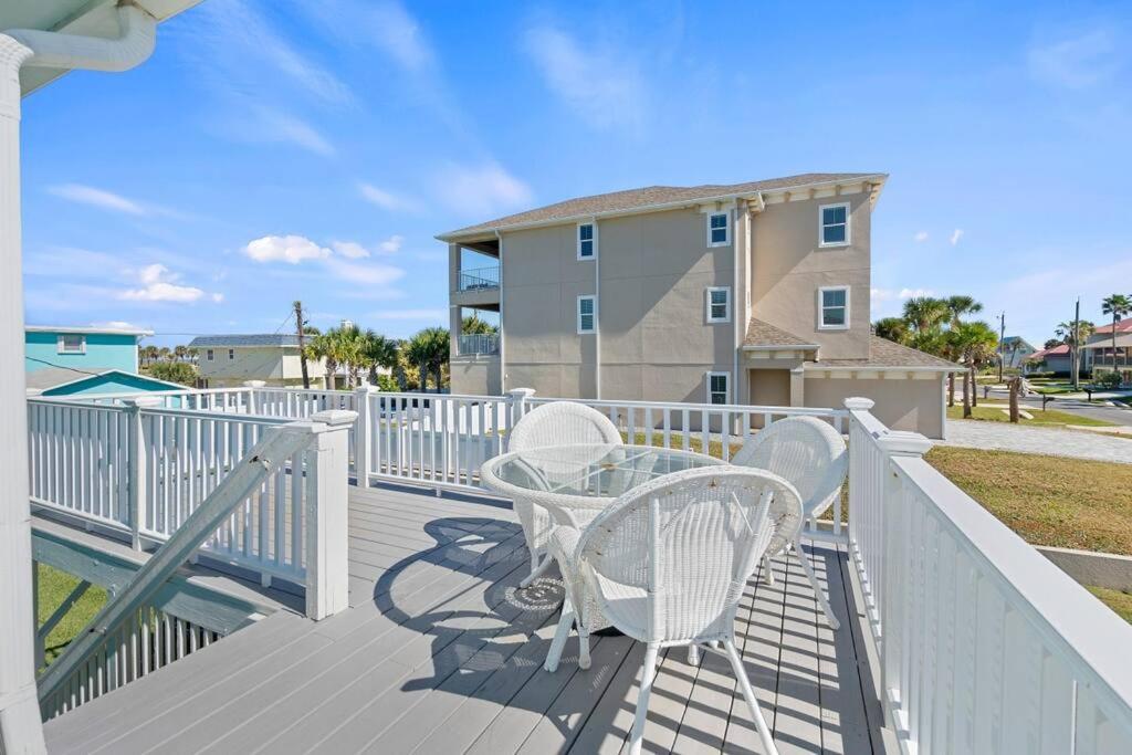 Just Beachy! 3bd 2ba by the Ocean view 4