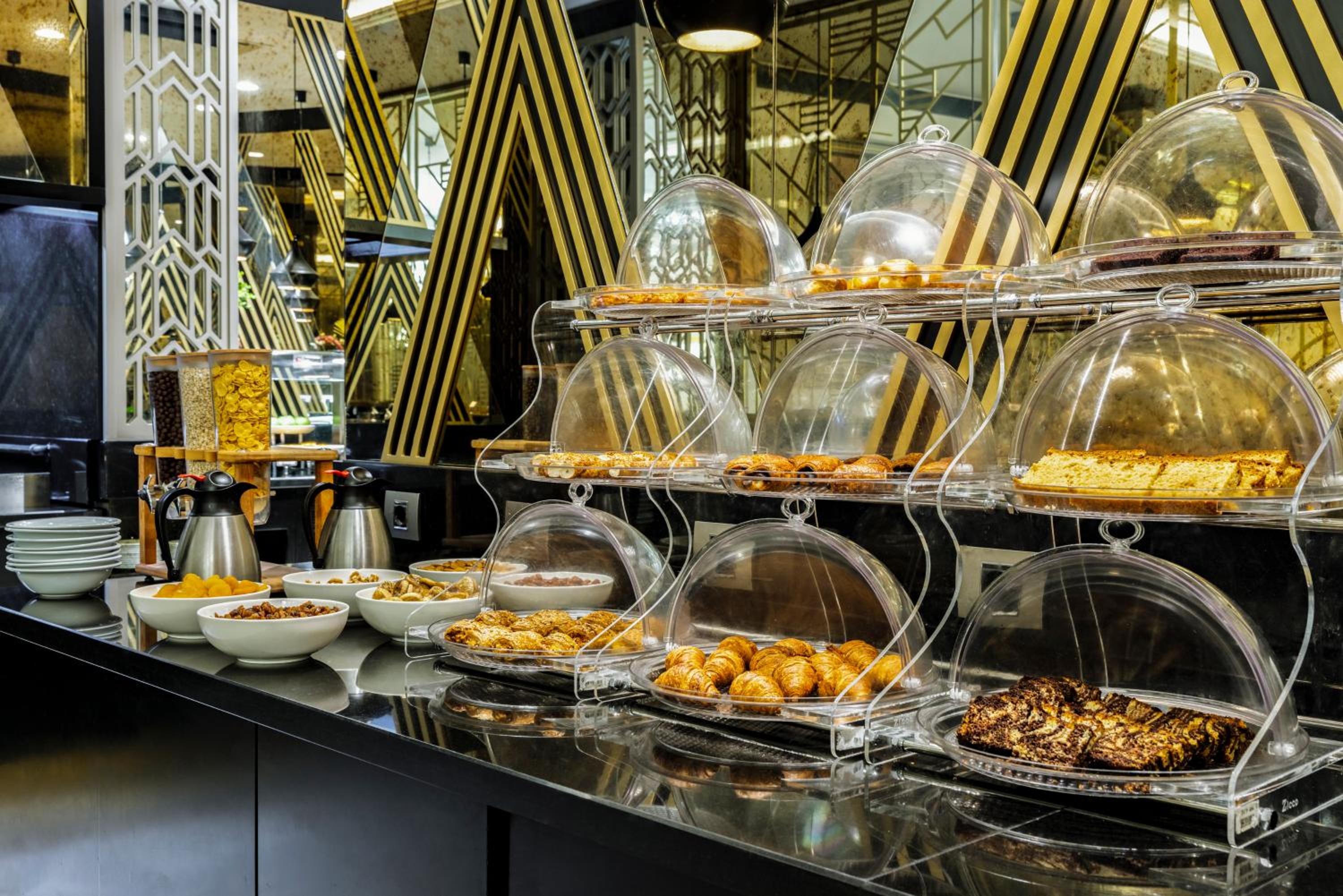 Ramada by Wyndham İstanbul Golden Horn - Image 99