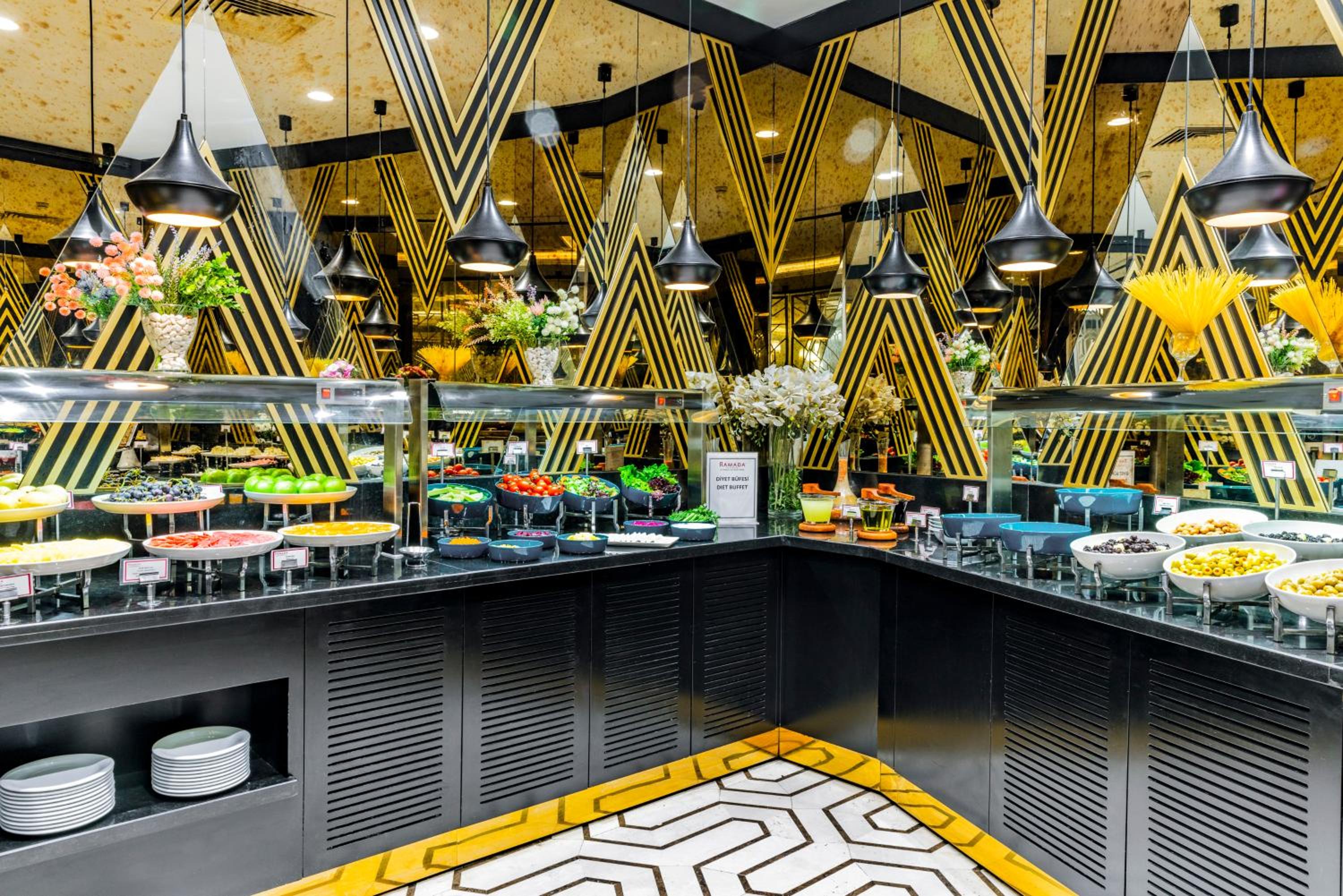 Ramada by Wyndham İstanbul Golden Horn - Image 61