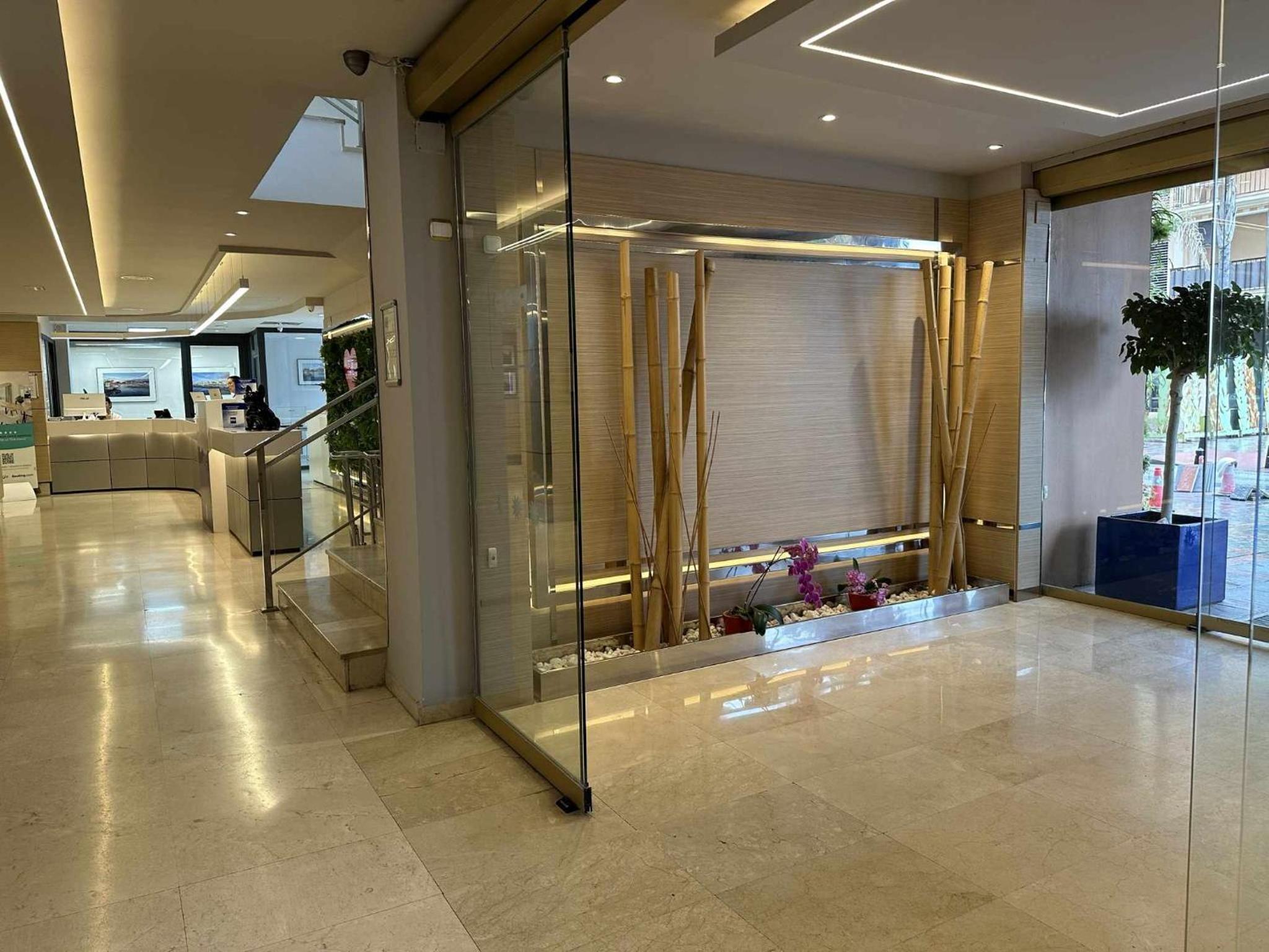 Estudio PYR privado frente al puerto de Fuengirola