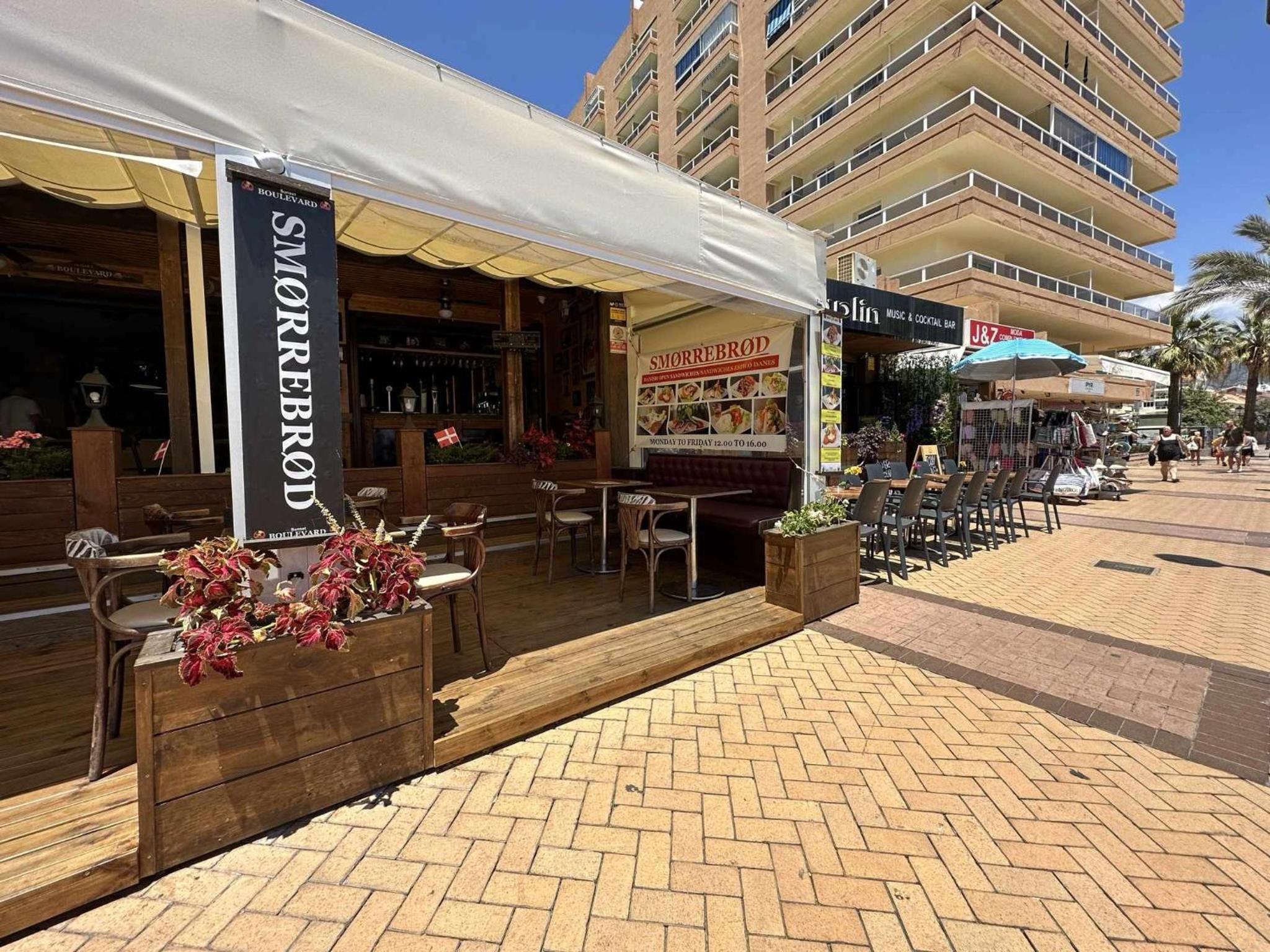 Estudio PYR privado frente al puerto de Fuengirola