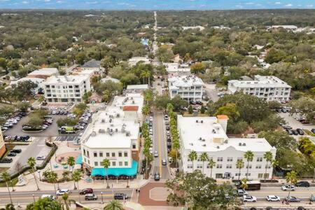 NEW! Canopy Cove, Luxury Downtown Apartment Near Main St view 4