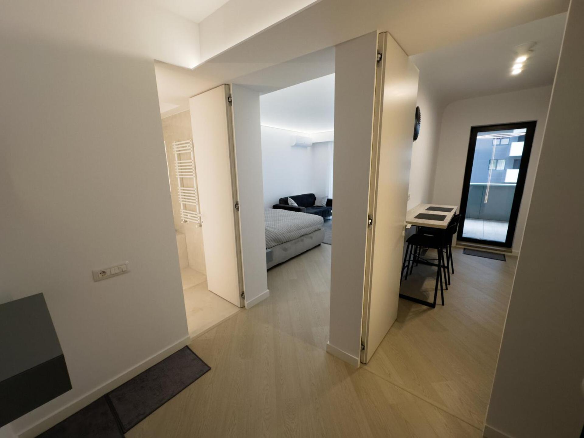 Cortina North Edition Studio view 3
