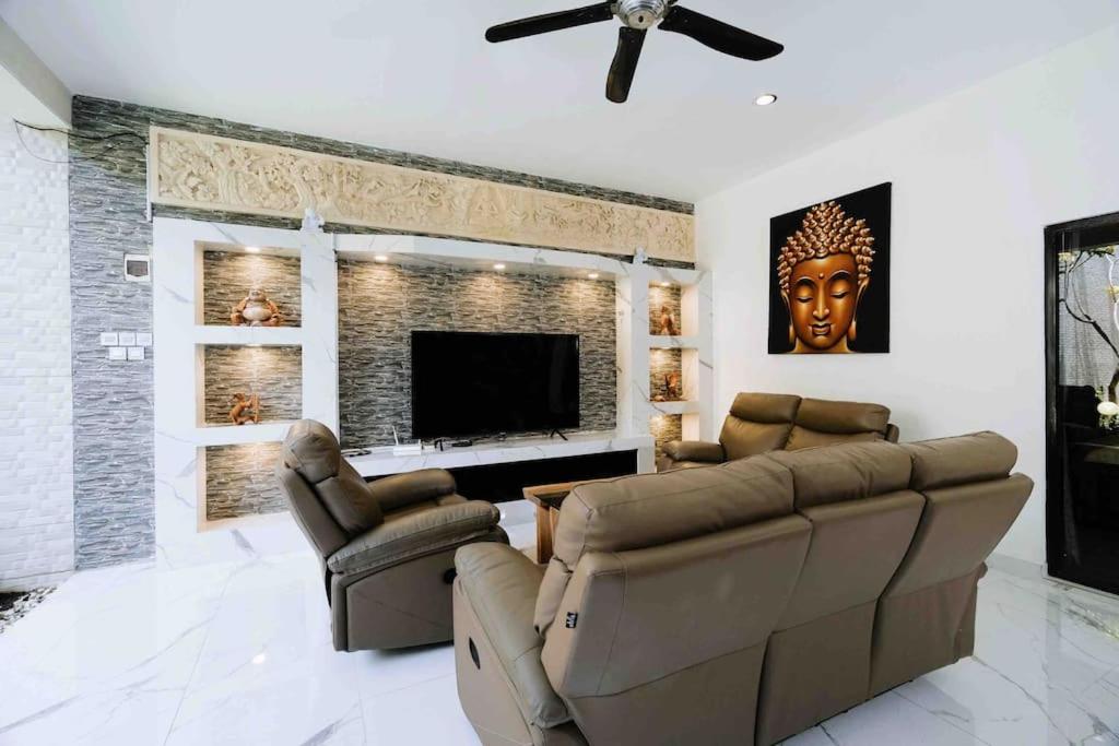 Villa Lora: Retreat for Tranquility and Bliss