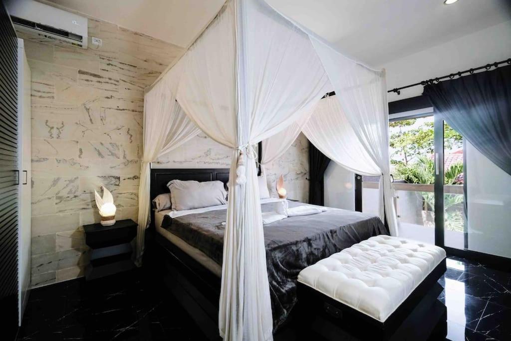 Villa Lora: Retreat for Tranquility and Bliss