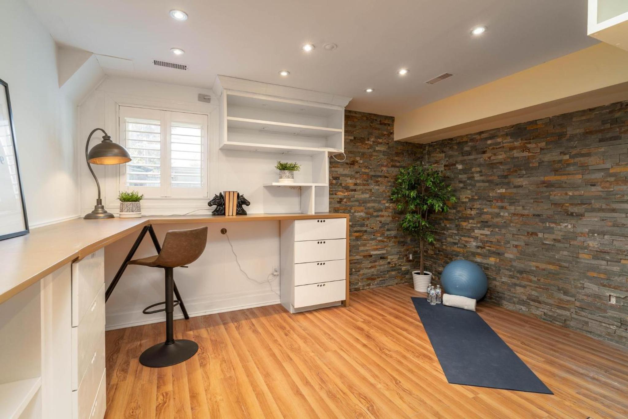 Beautiful 3BR House in the Heart of Greek Town