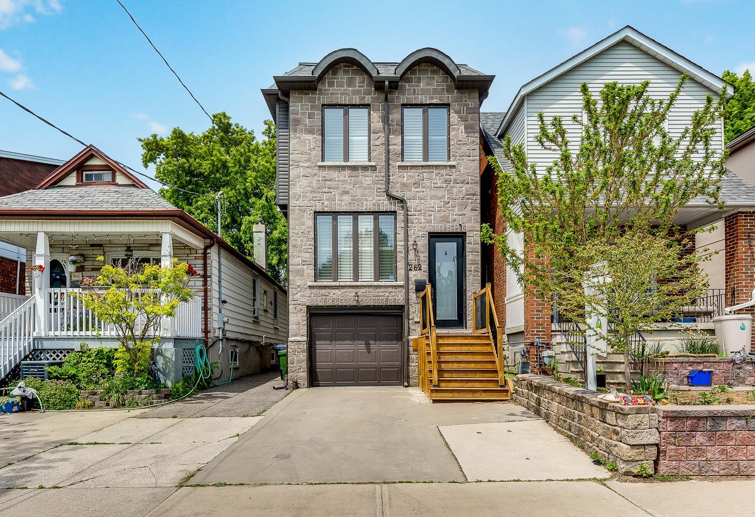 Beautiful 3BR House in the Heart of Greek Town