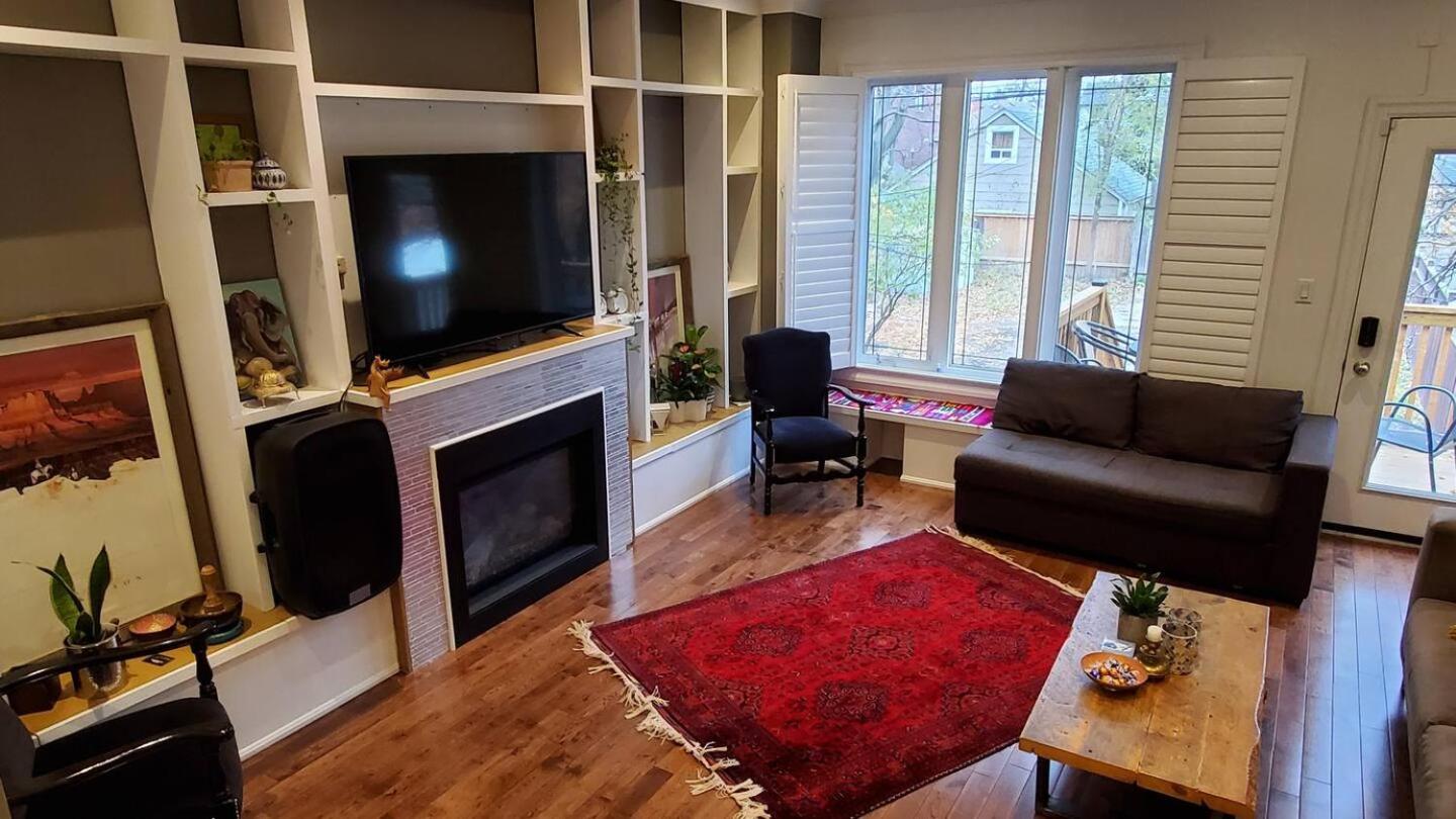 Beautiful 3BR House in the Heart of Greek Town