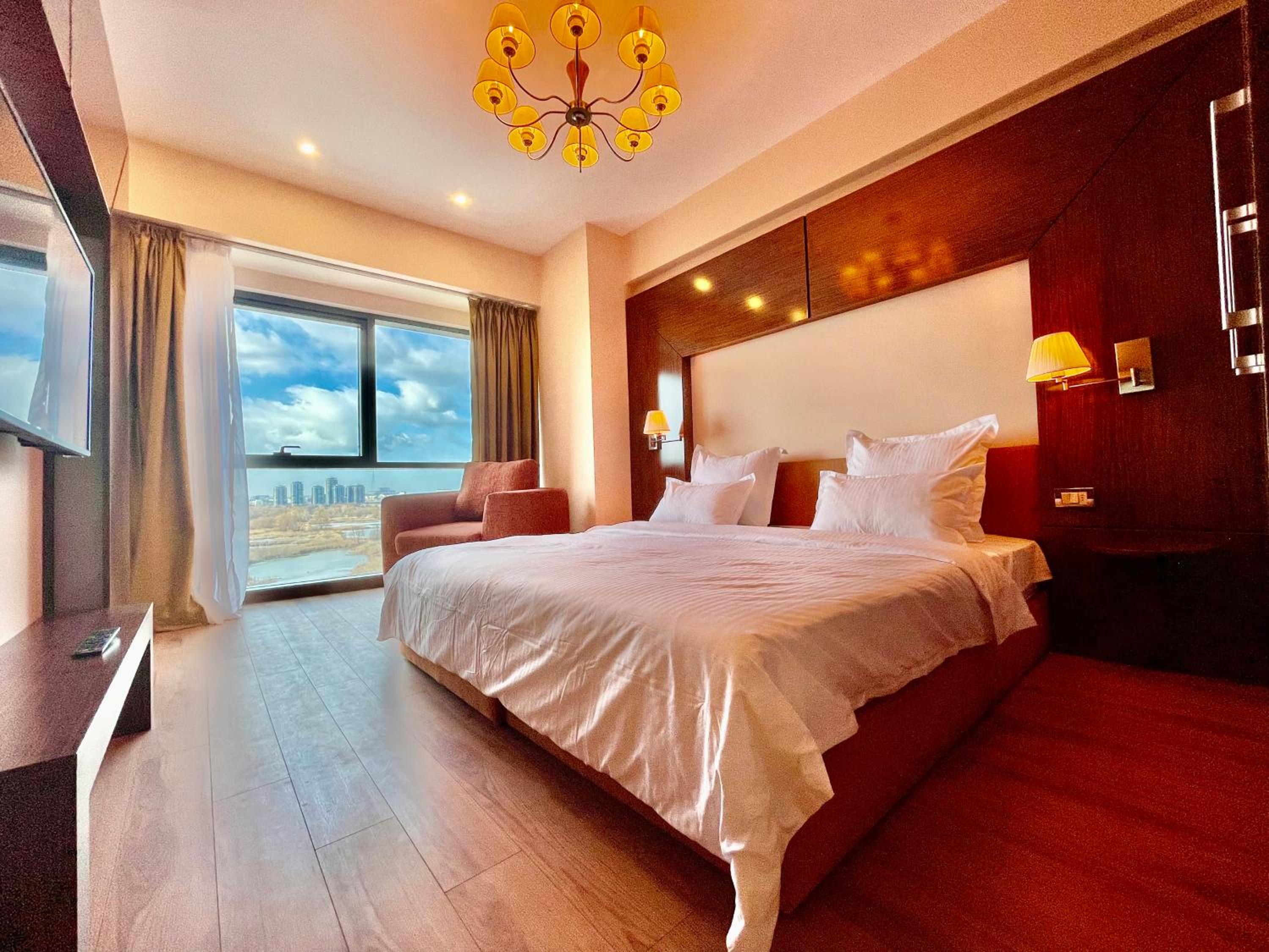 Royal Studio Apartment With a Perfect View - YamaLuxe view 5