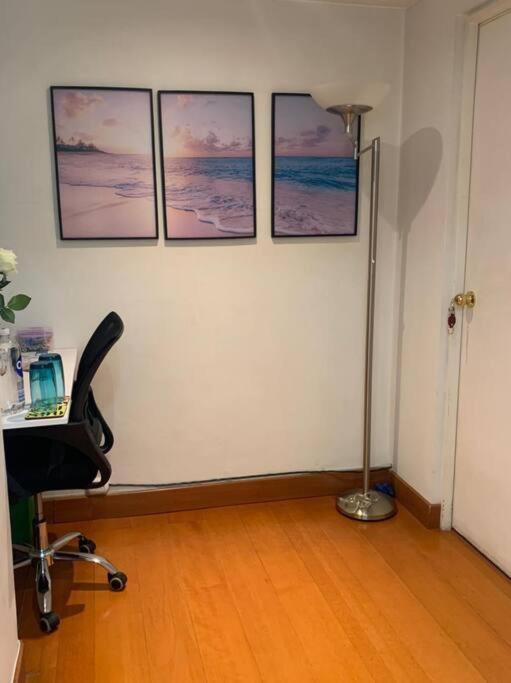 Apartamento en Rosales una habitación, dos baños, sala comedor y cocina. Vista maravillosa de la ciudad