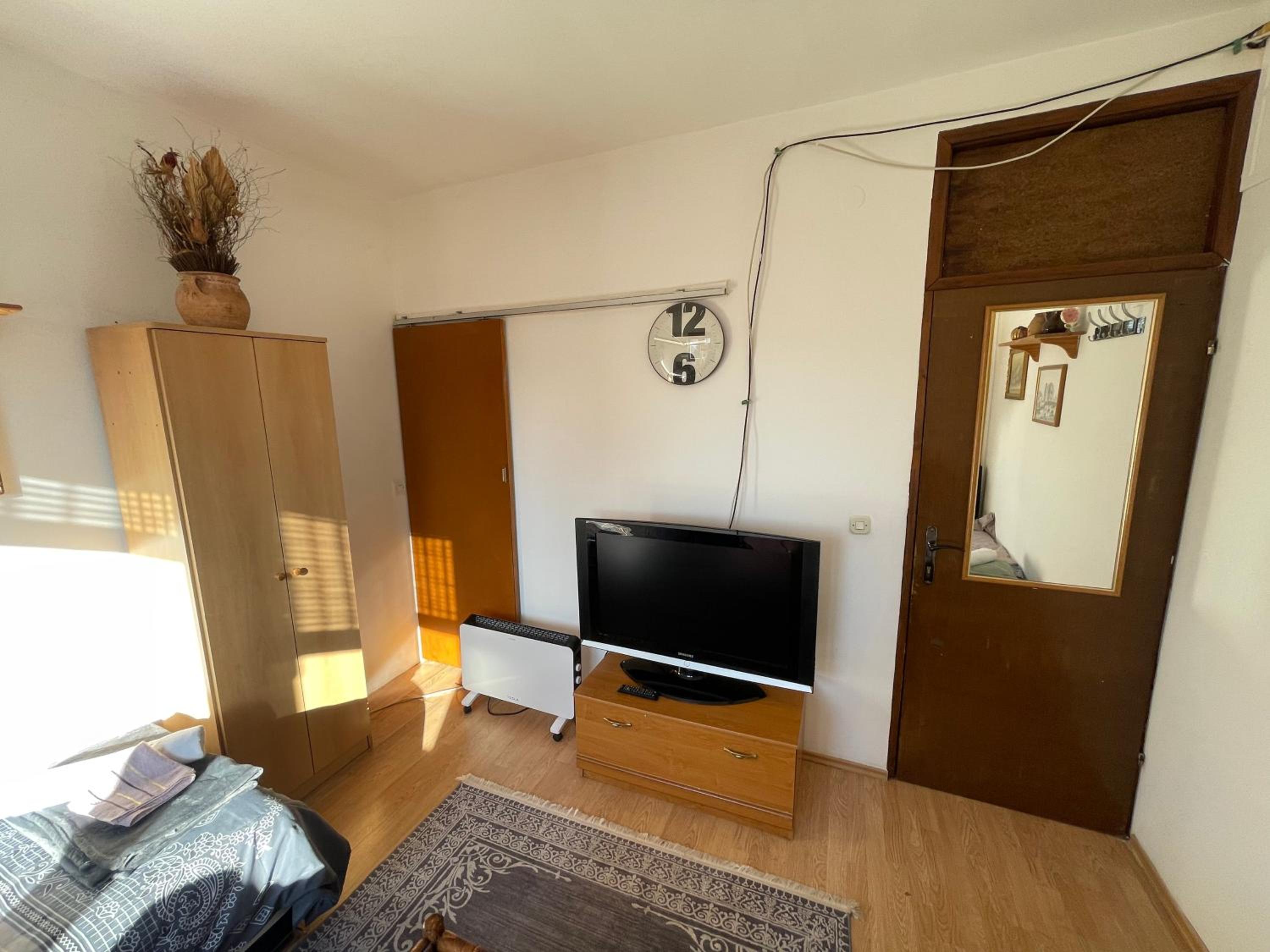 Photo 12