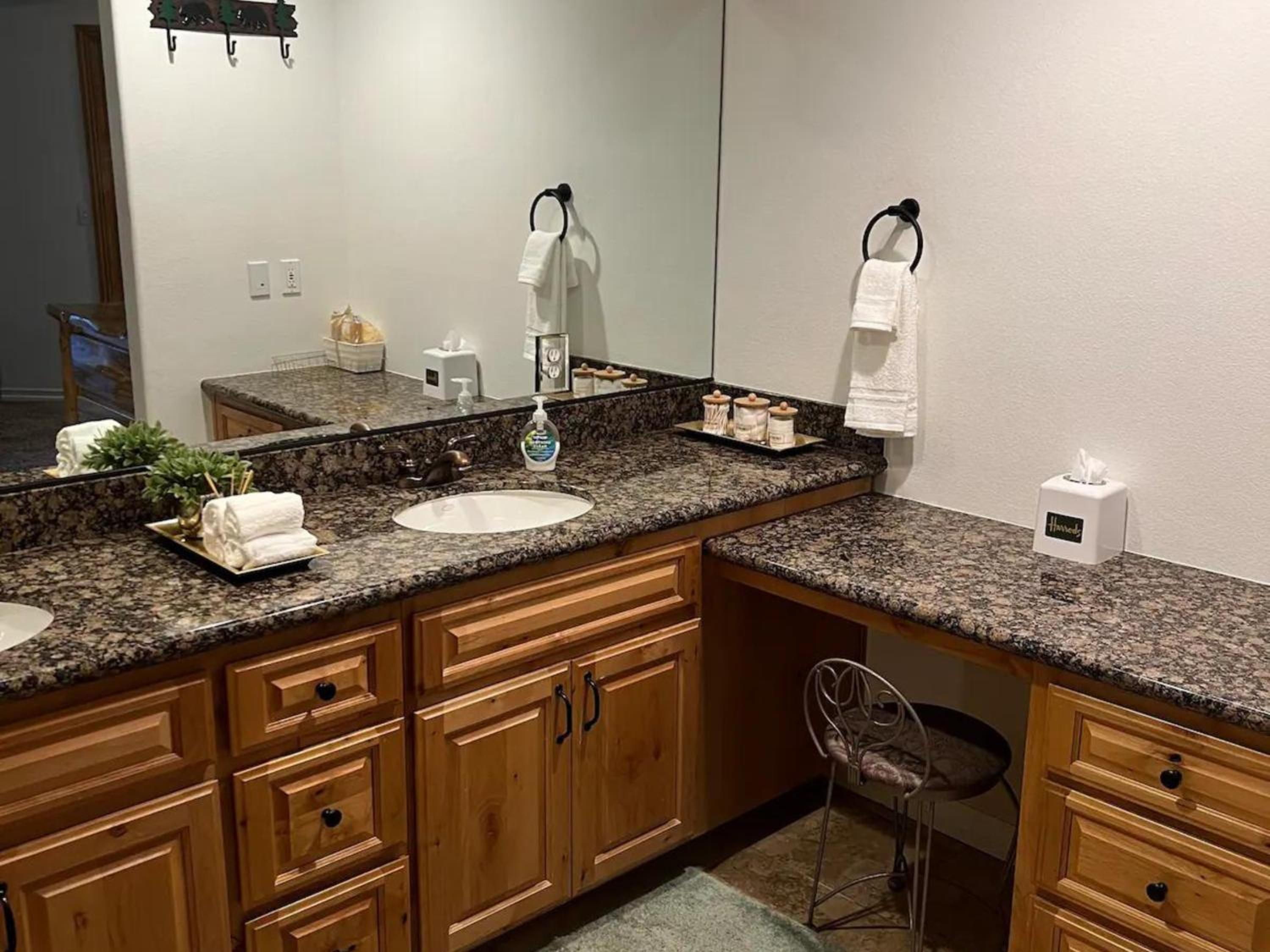 Harrods Cabin: 3BR, 2BA, Game Room, Prime Location in Big Bear! view 4