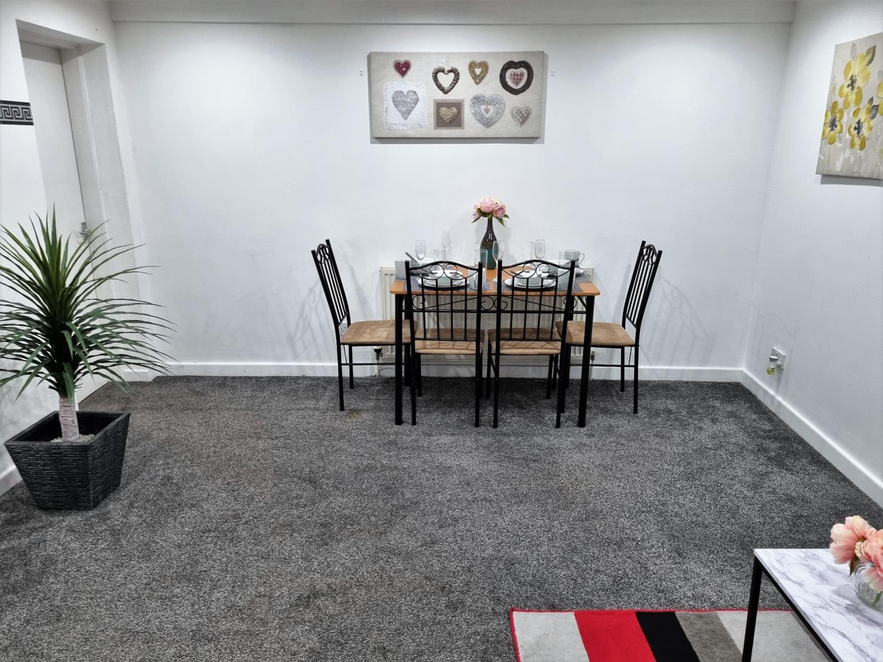 *RA1GH* For your most relaxed & Cosy stay + Free Parking + Free Fast WiFi *